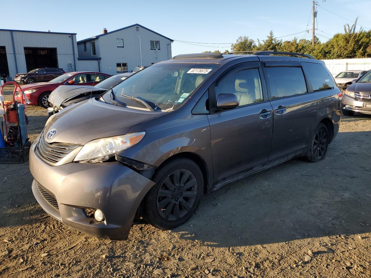 2014 TOYOTA SIENNA