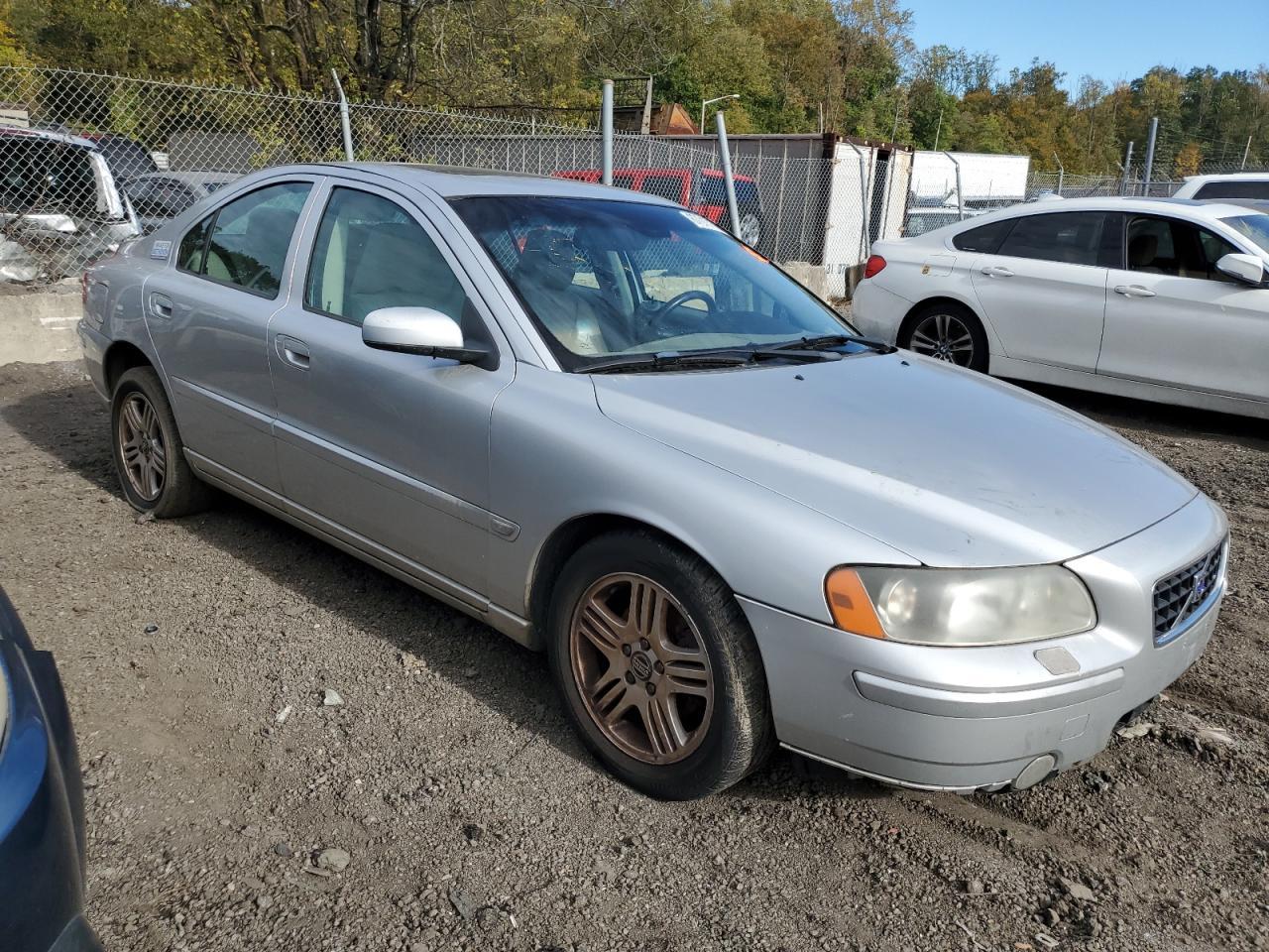 2005 VOLVO S60