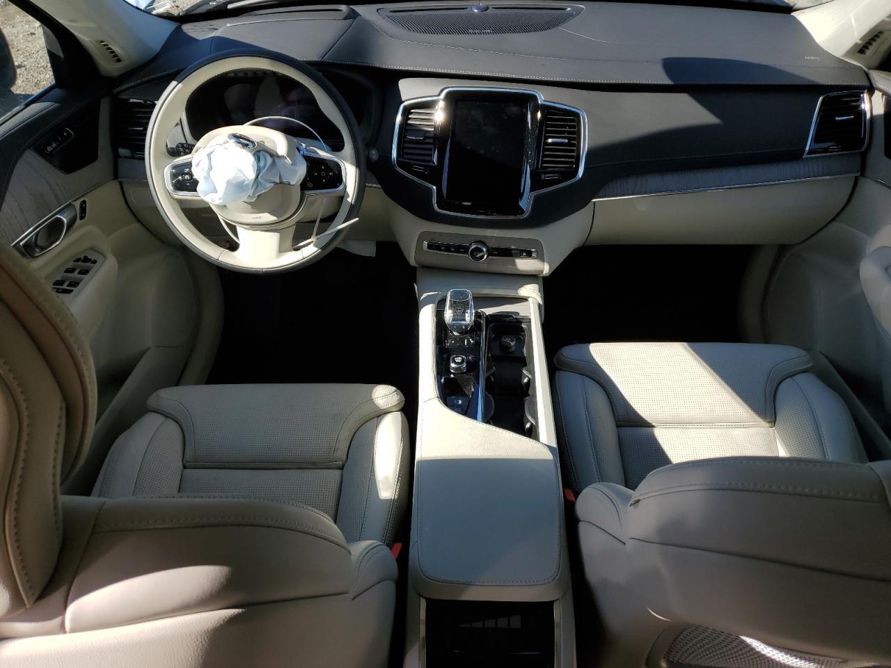 2025 VOLVO XC90