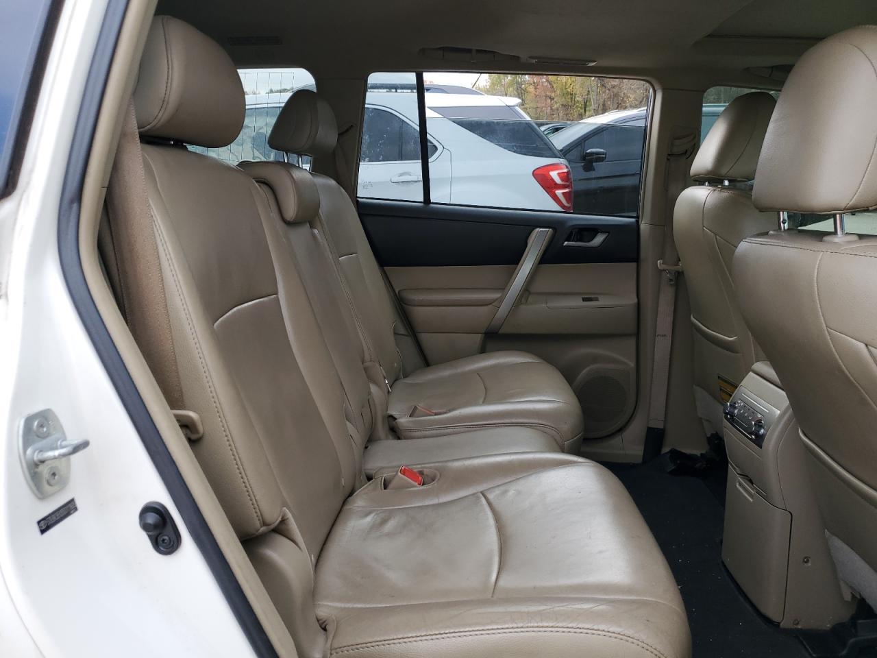 2013 TOYOTA HIGHLANDER