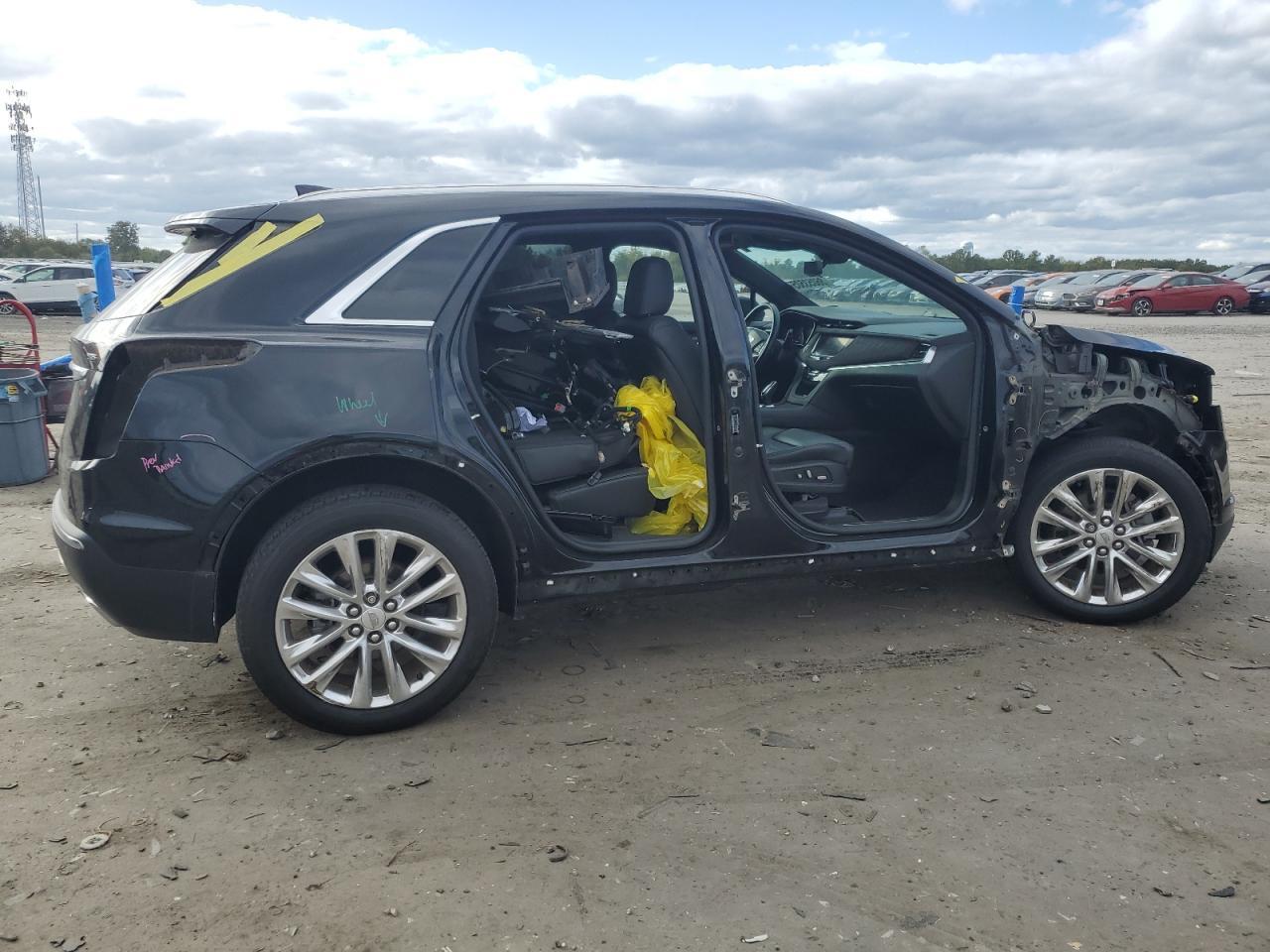 2017 CADILLAC XT5