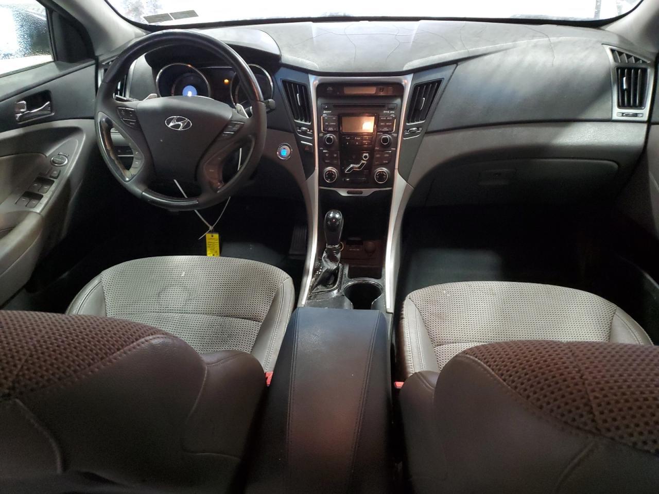 2011 HYUNDAI SONATA