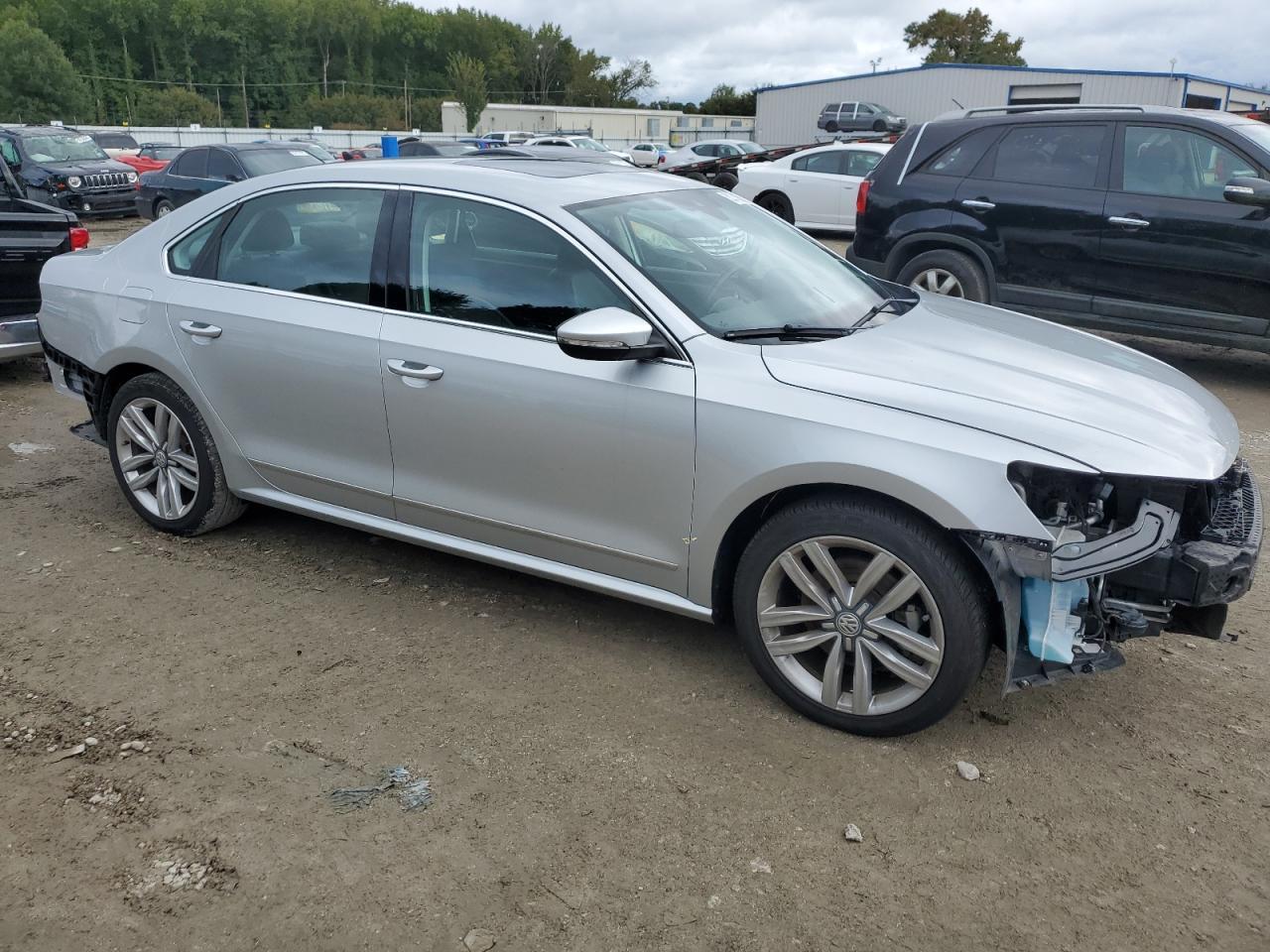 2017 VOLKSWAGEN Passat