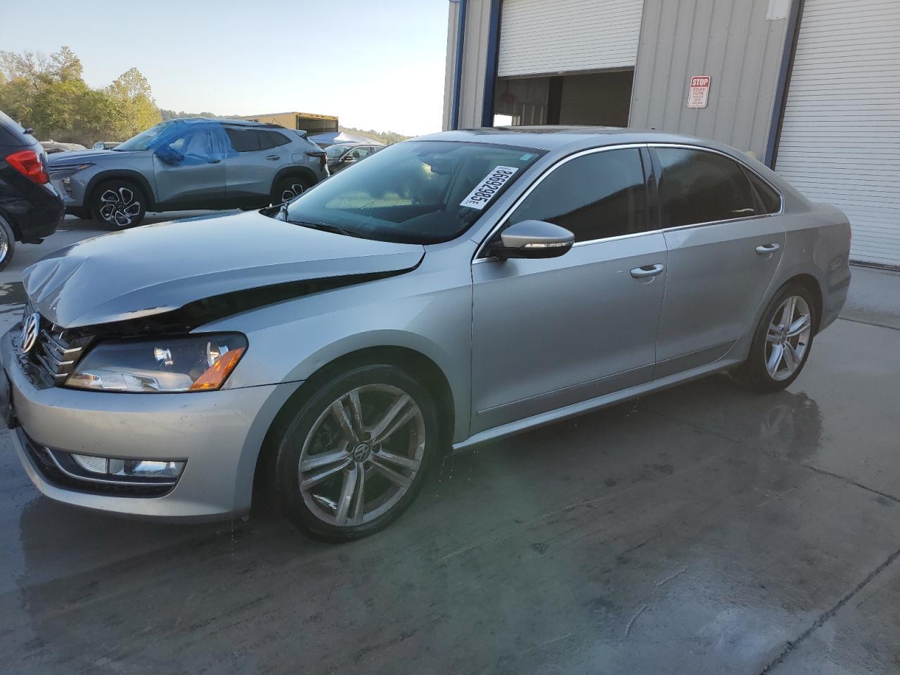 2012 VOLKSWAGEN Passat