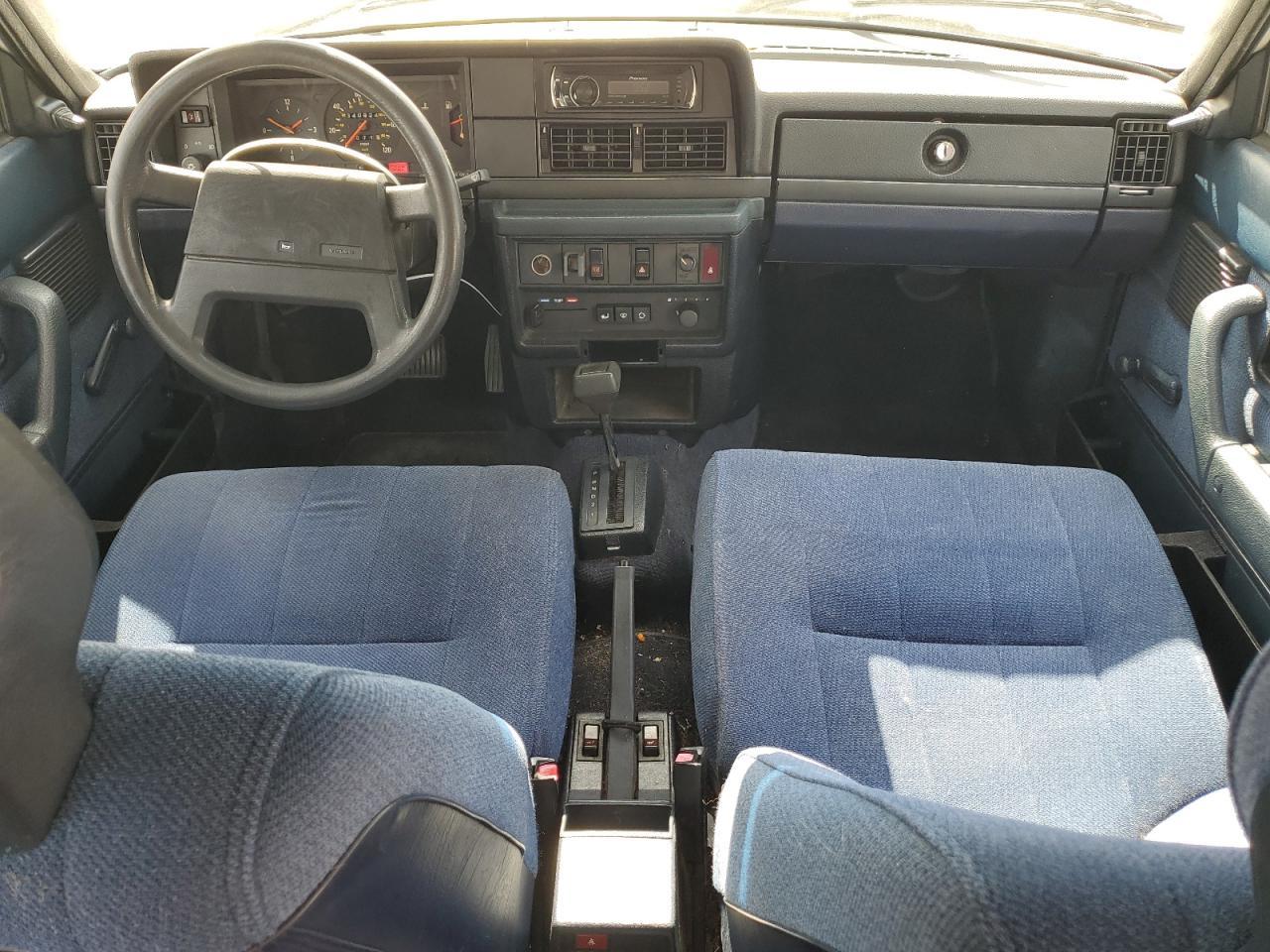 1989 VOLVO 244