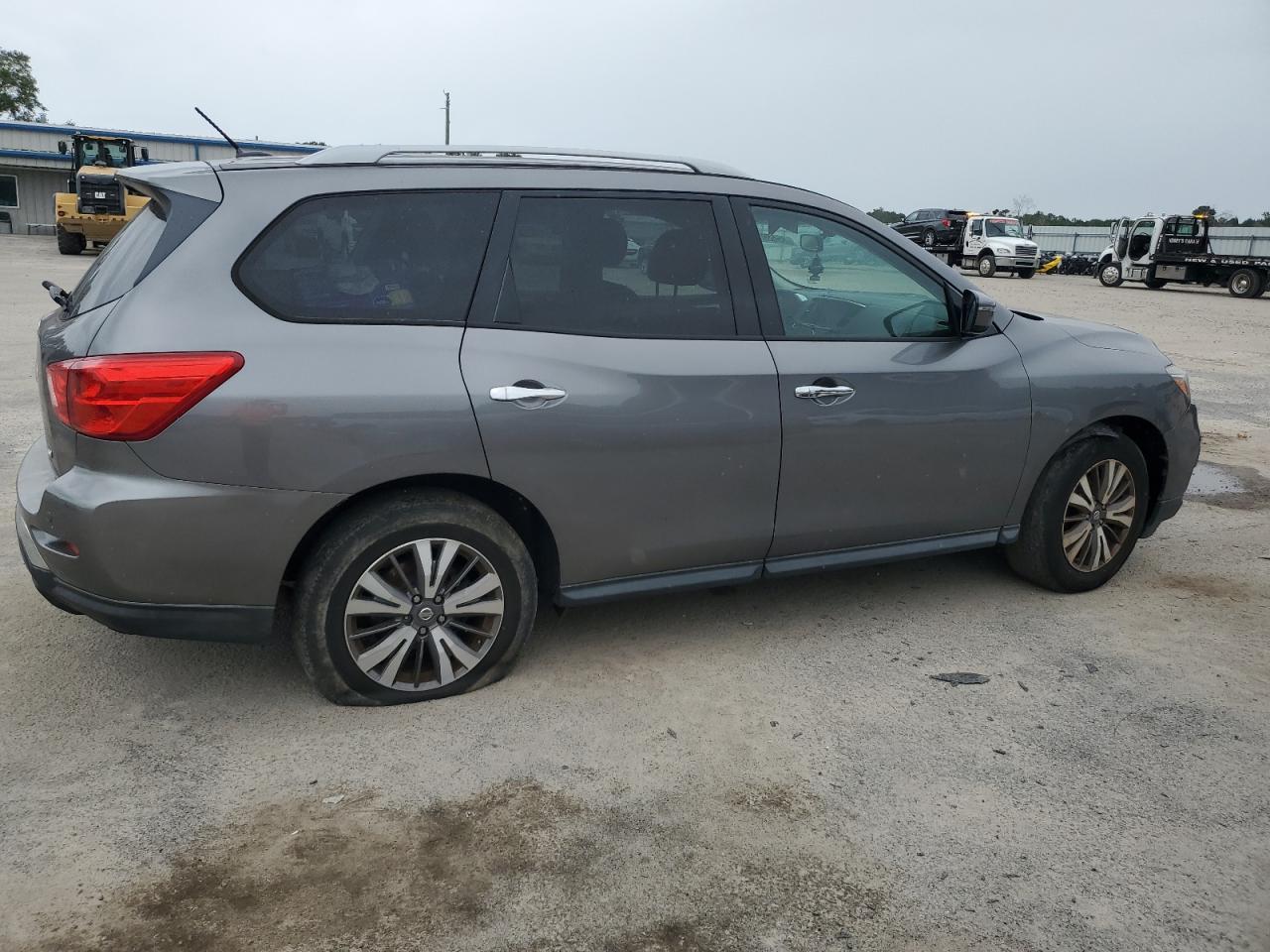2017 NISSAN PATHFINDER