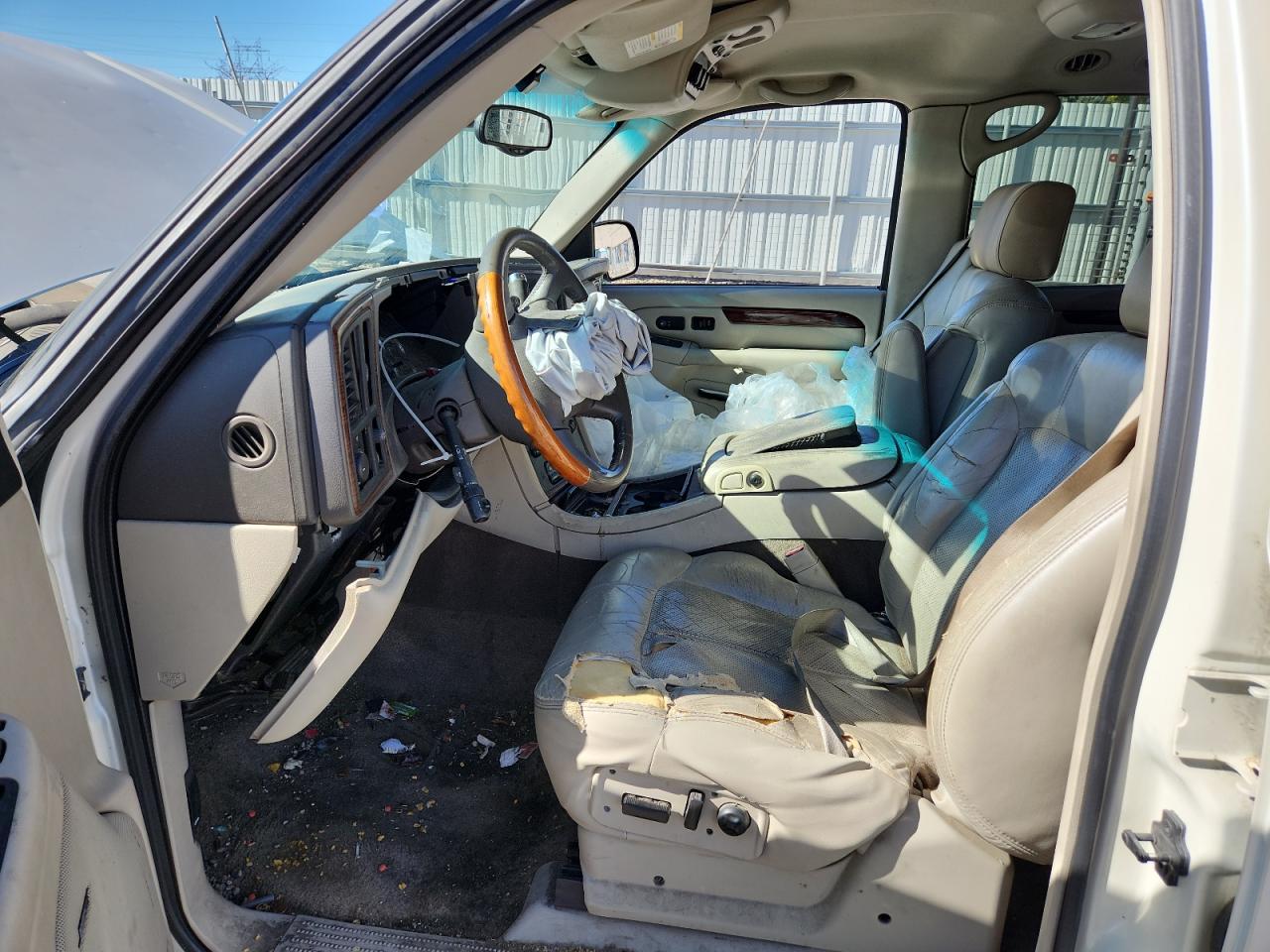 2002 CADILLAC ESCALADE