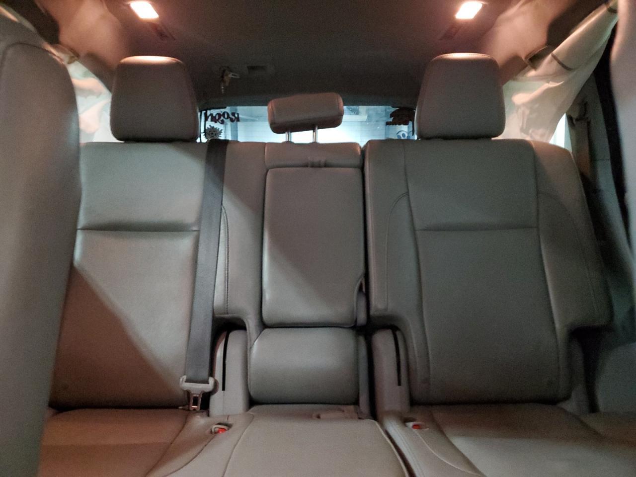 2016 TOYOTA HIGHLANDER