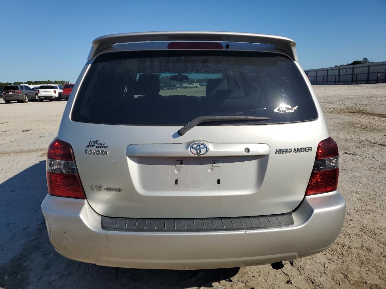 2004 TOYOTA HIGHLANDER