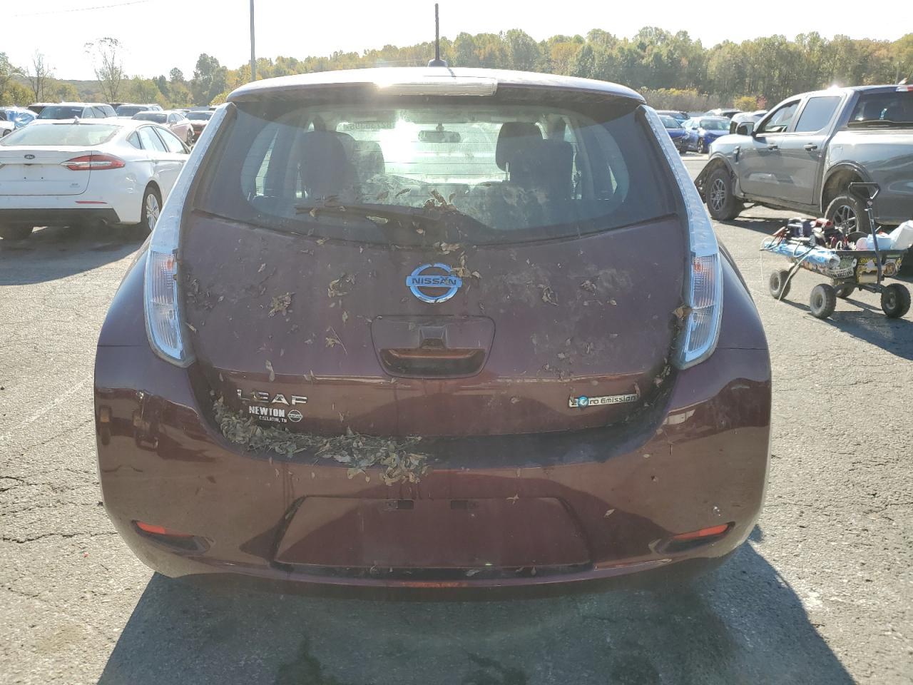 2016 NISSAN LEAF