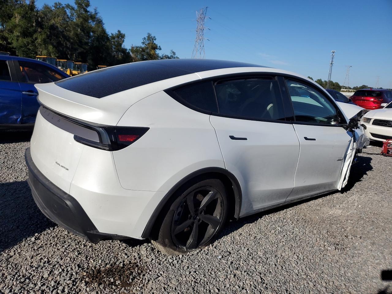 2026 TESLA MODEL Y