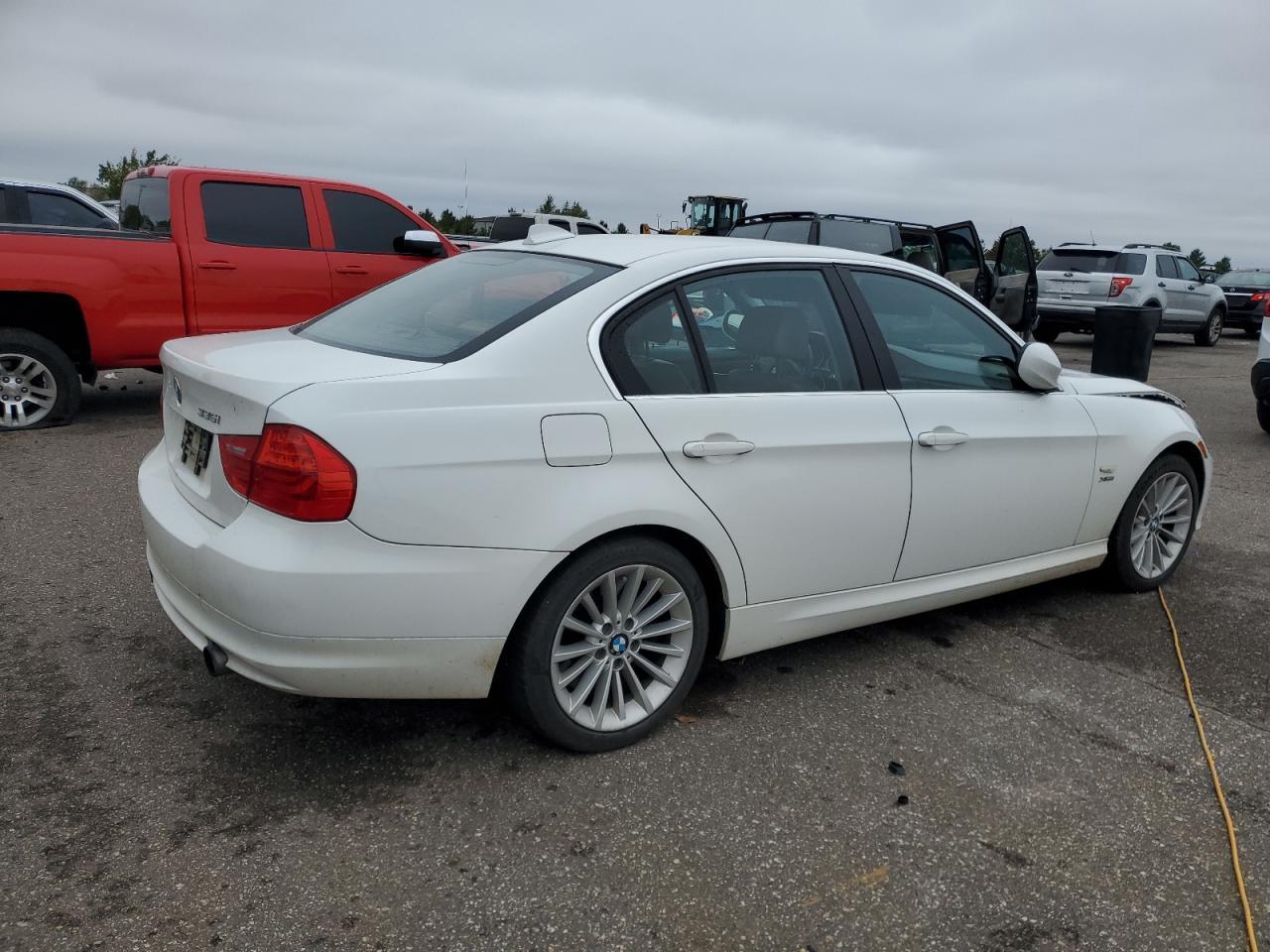 2011 BMW 3 SERIES
