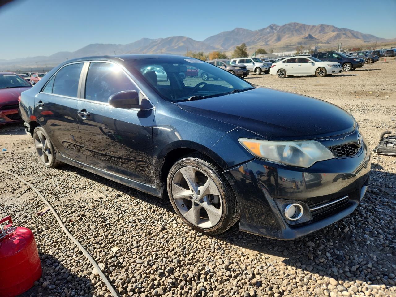 2014 TOYOTA CAMRY