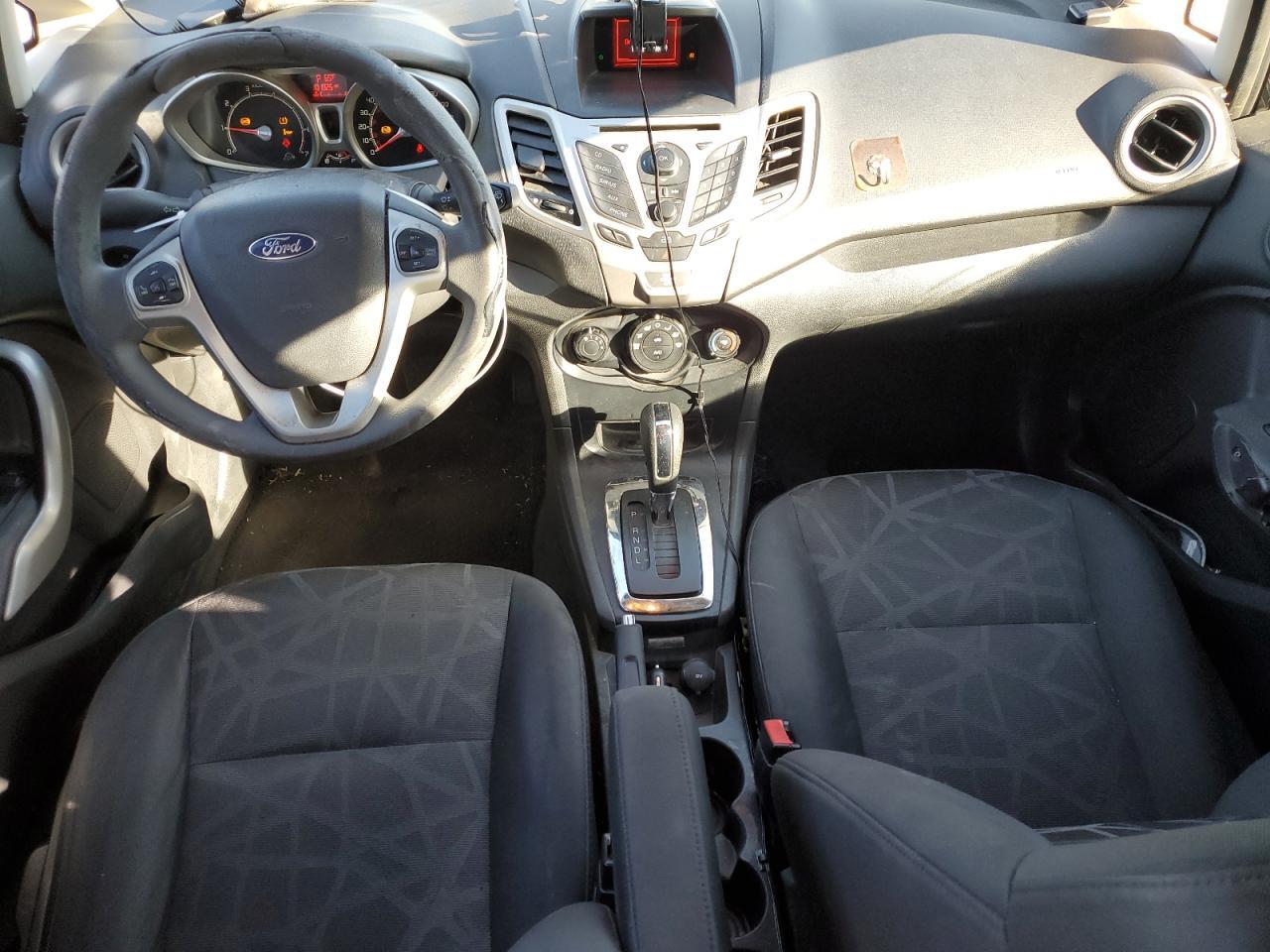 2013 FORD Fiesta