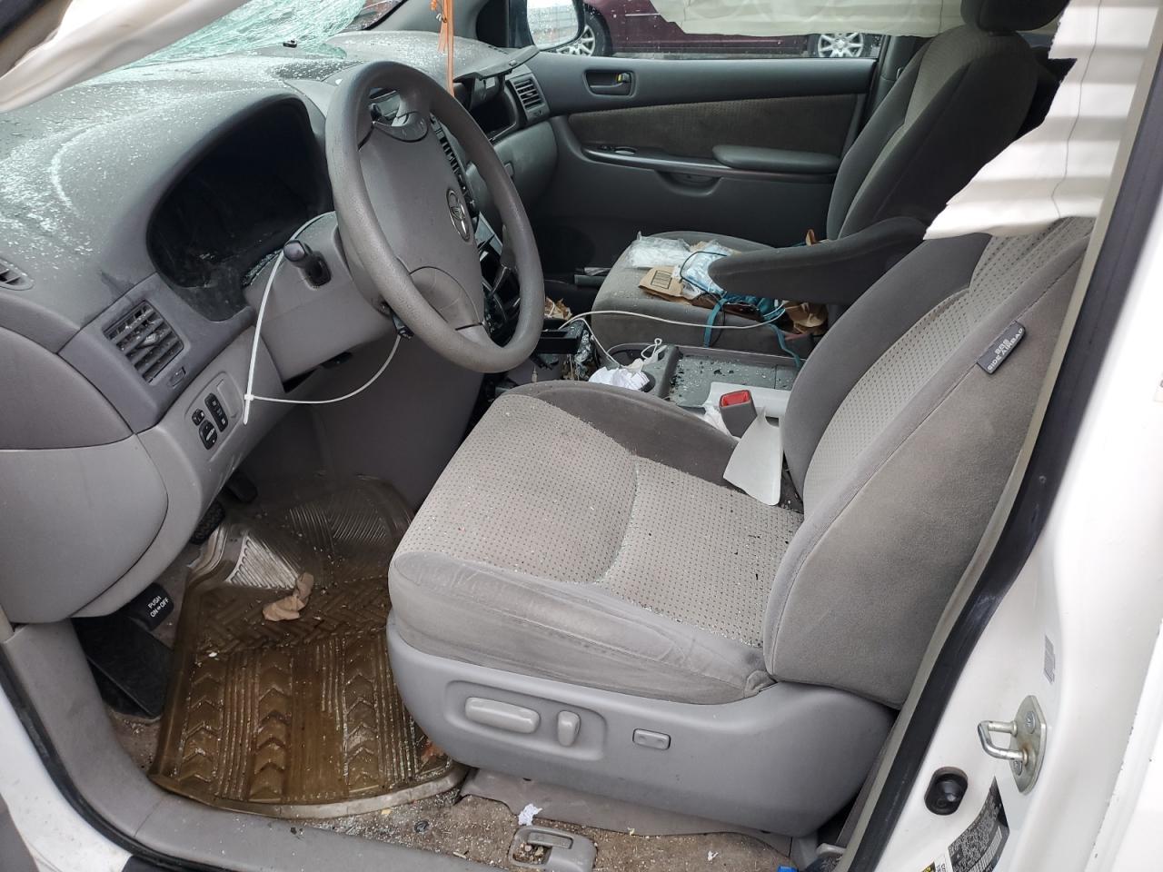 2008 TOYOTA SIENNA