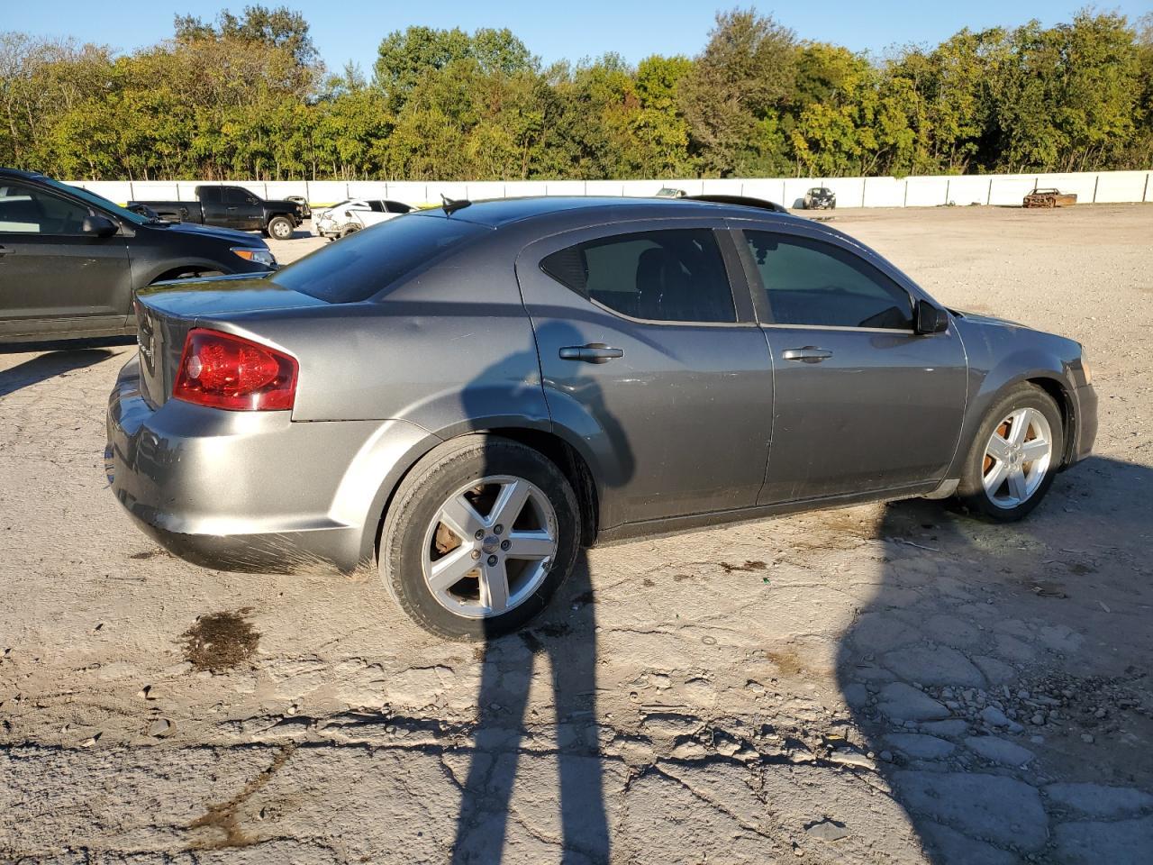 2013 DODGE Avenger