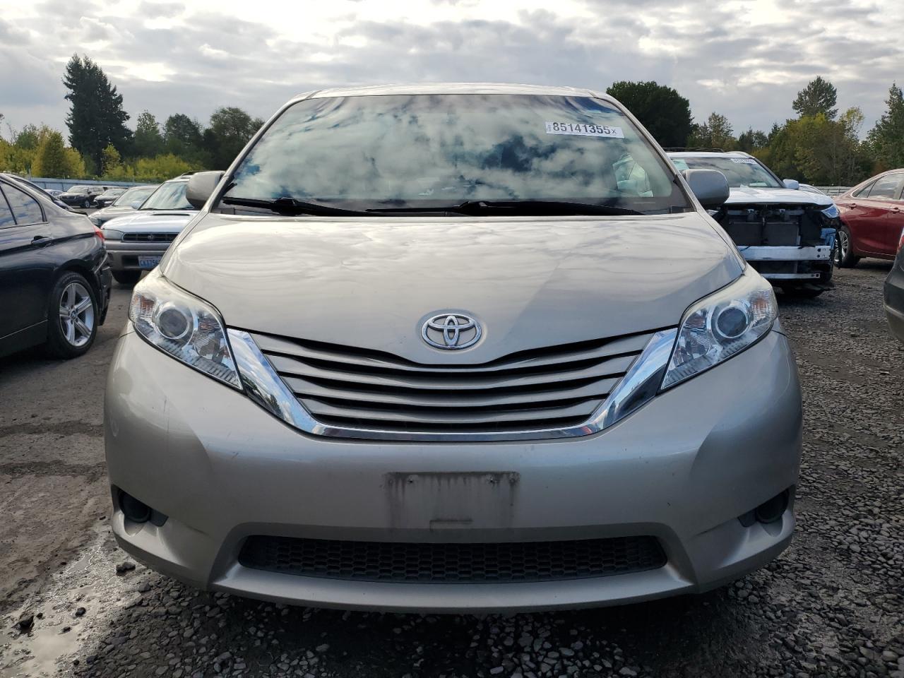 2015 TOYOTA SIENNA