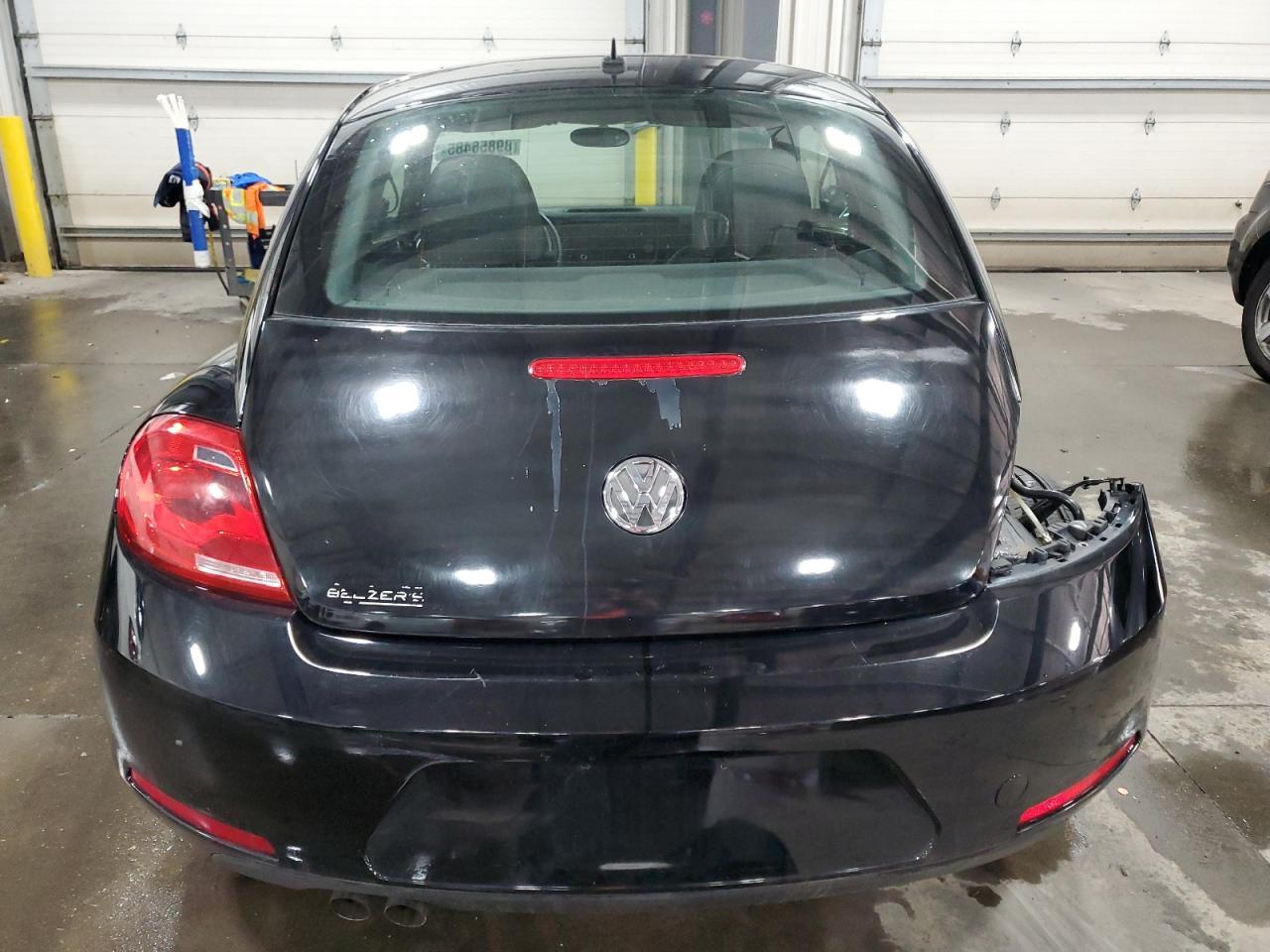 2012 VOLKSWAGEN Beetle