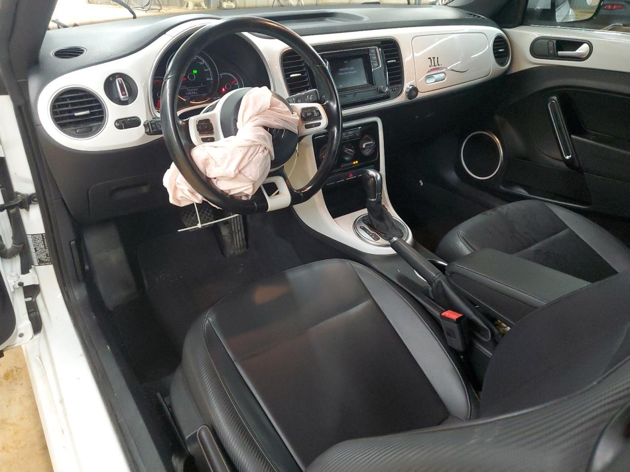 2018 VOLKSWAGEN Beetle