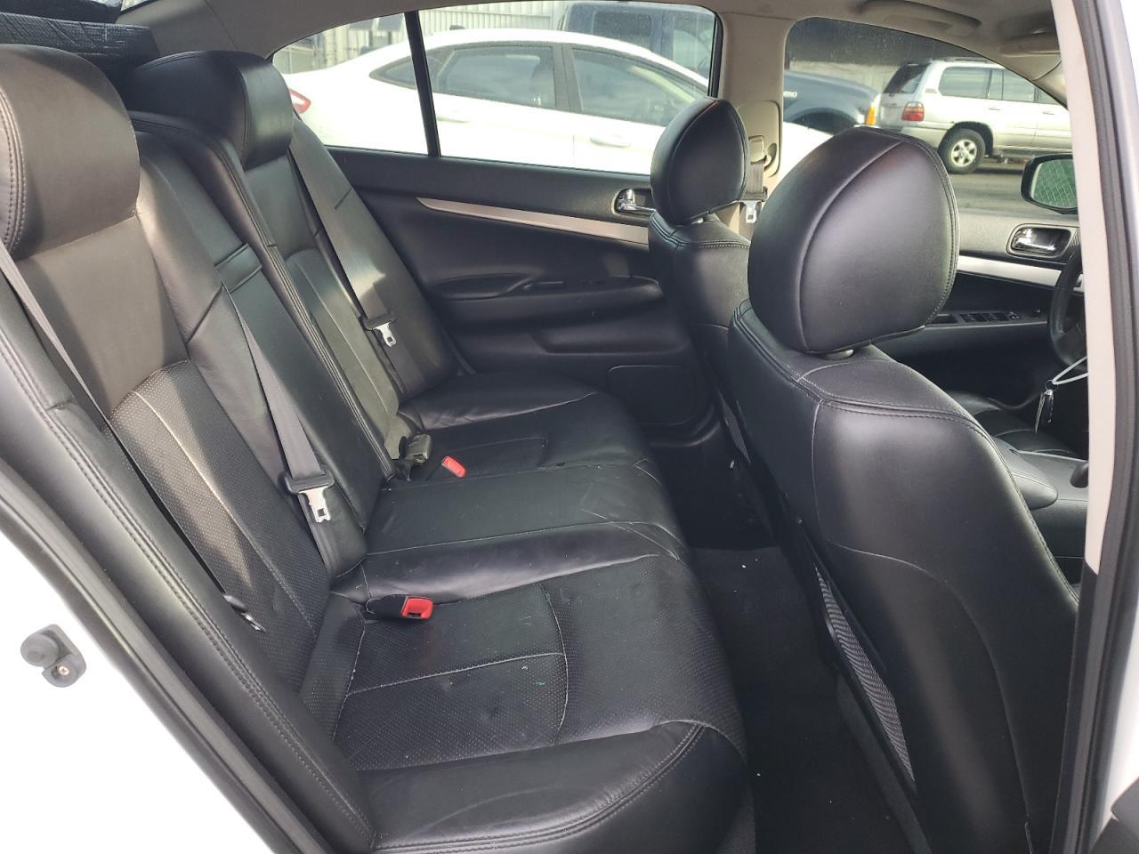 2013 INFINITI G37