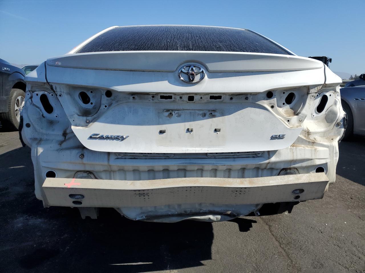 2016 TOYOTA CAMRY