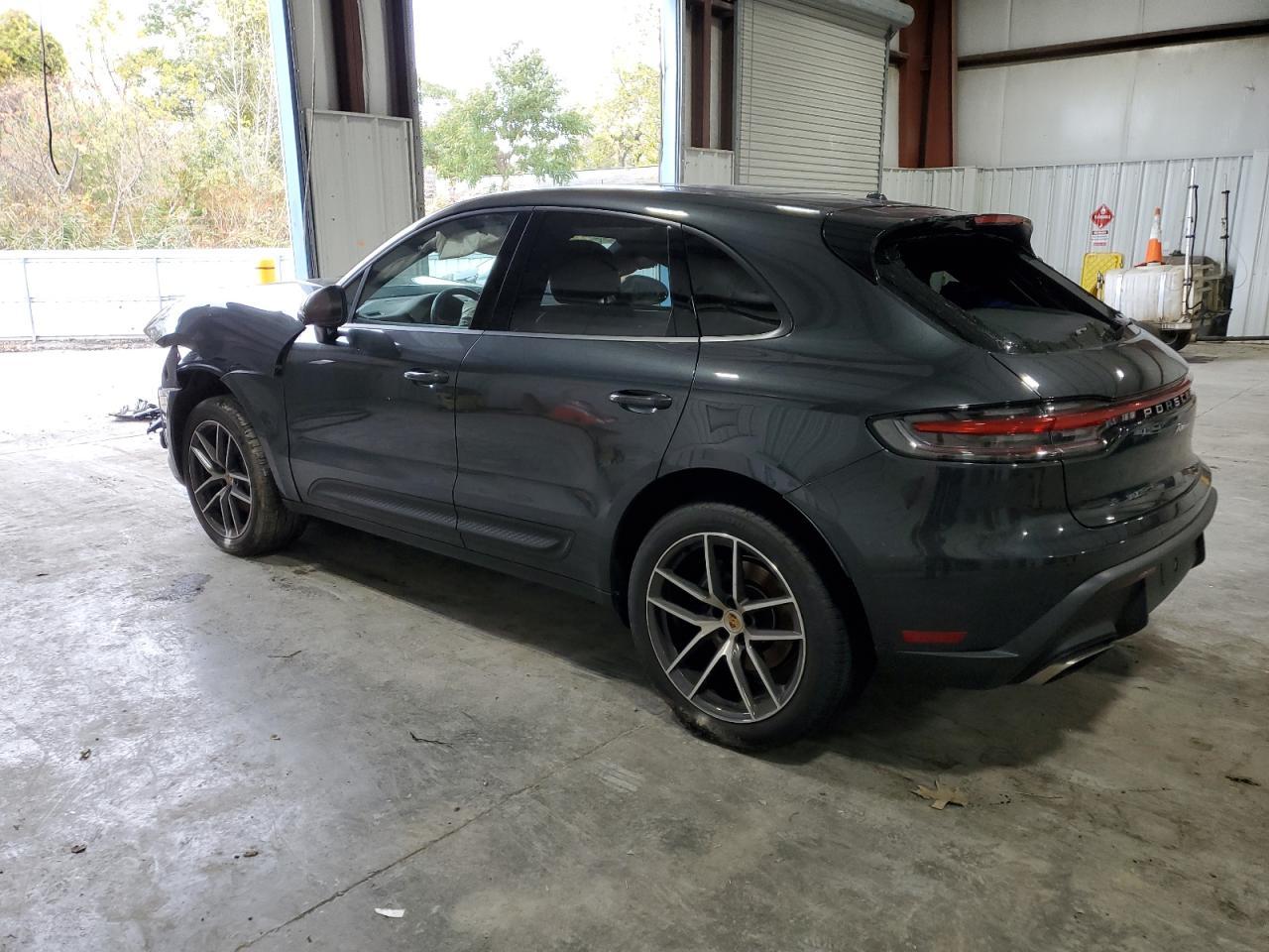 2024 PORSCHE Macan