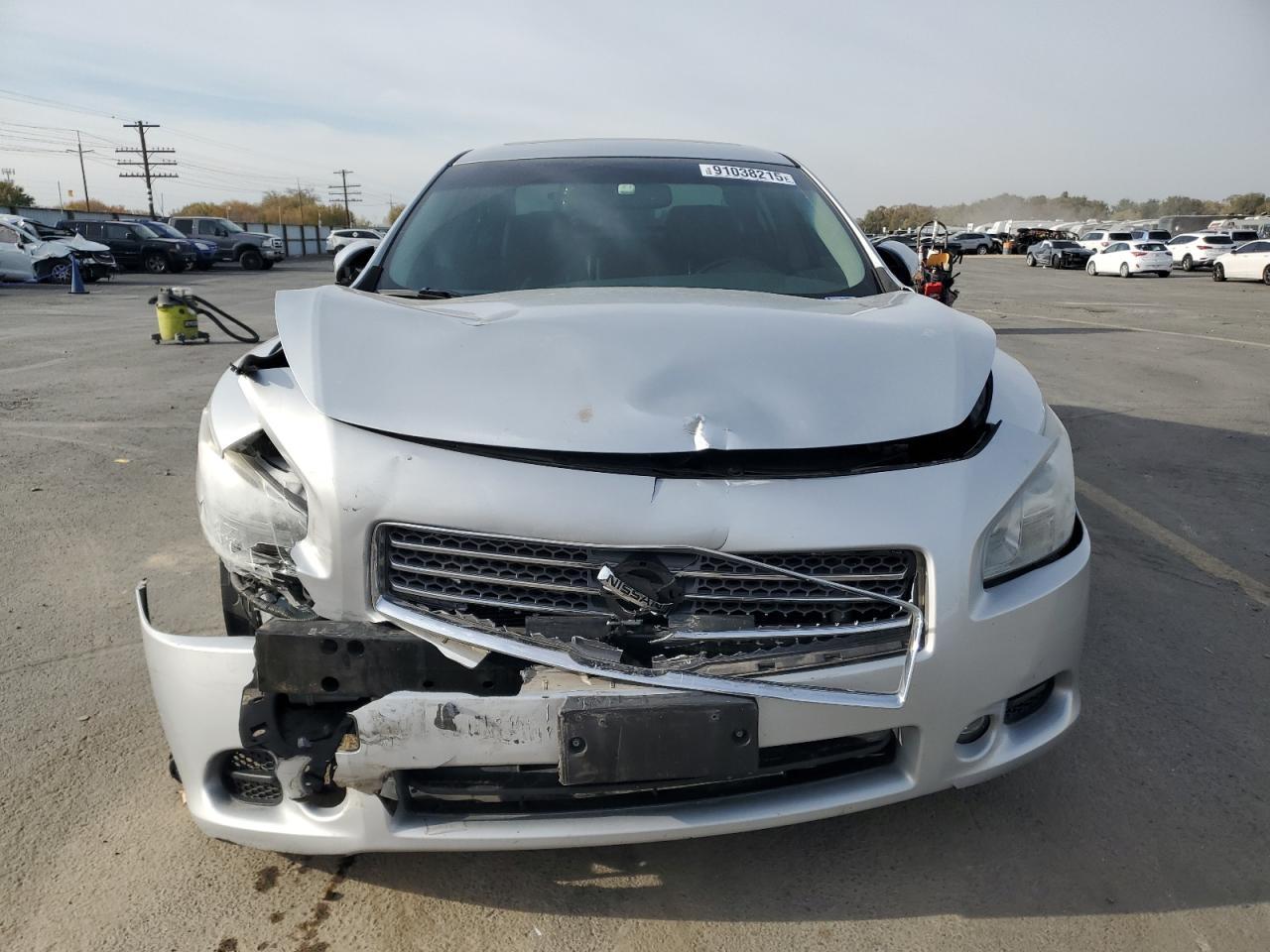 2009 NISSAN Maxima