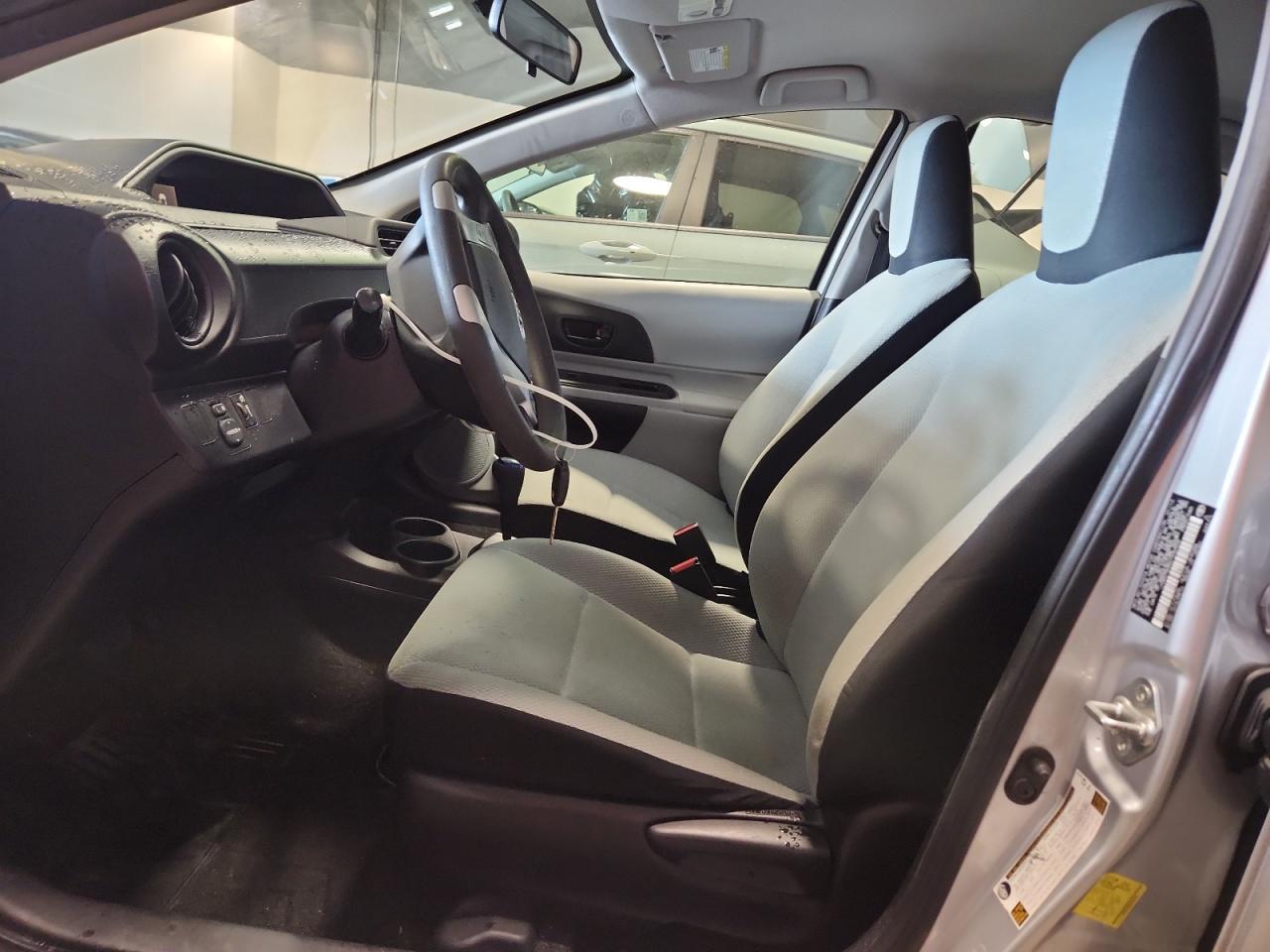2013 TOYOTA Prius c