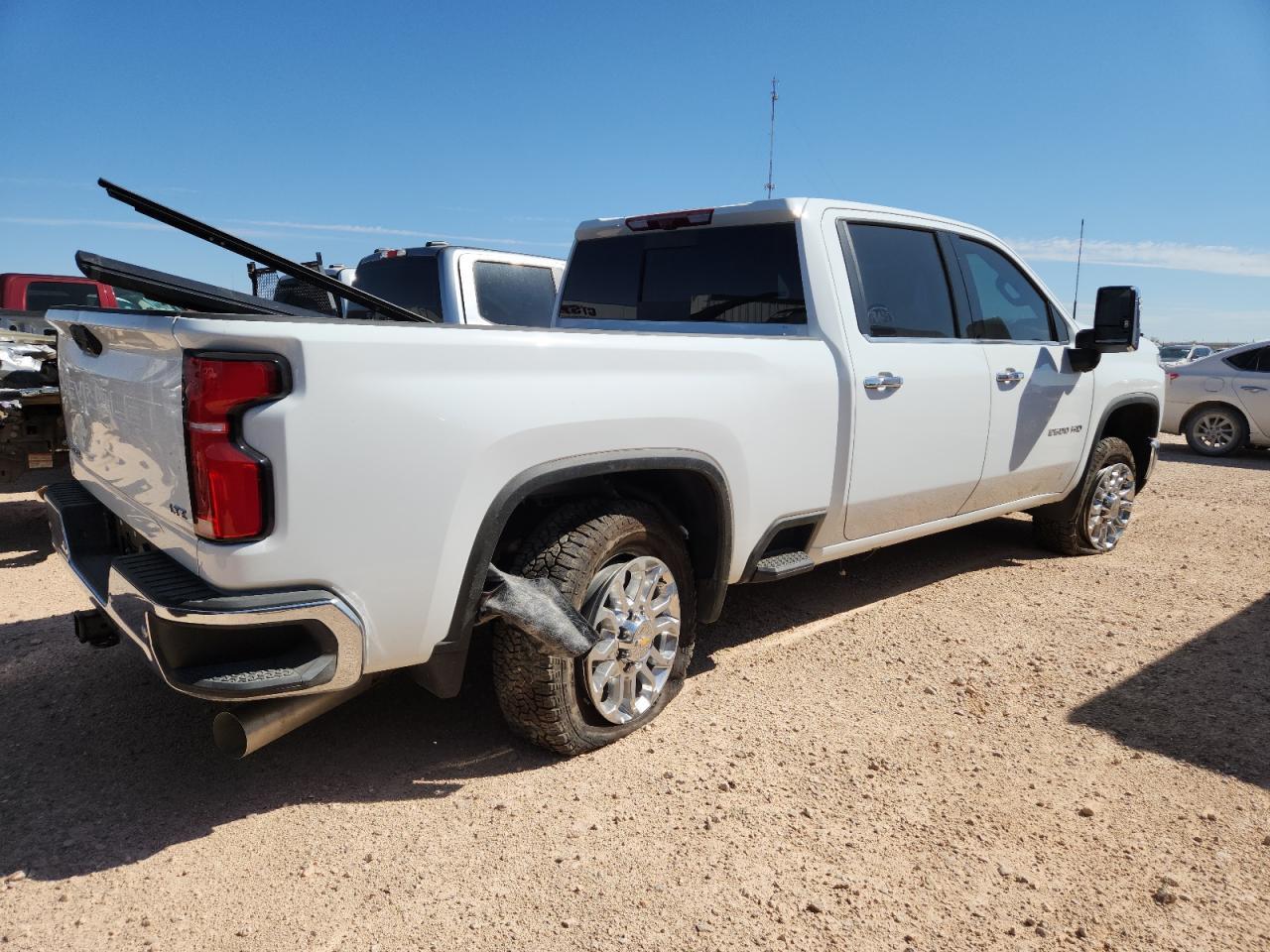 2025 CHEVROLET Silverado