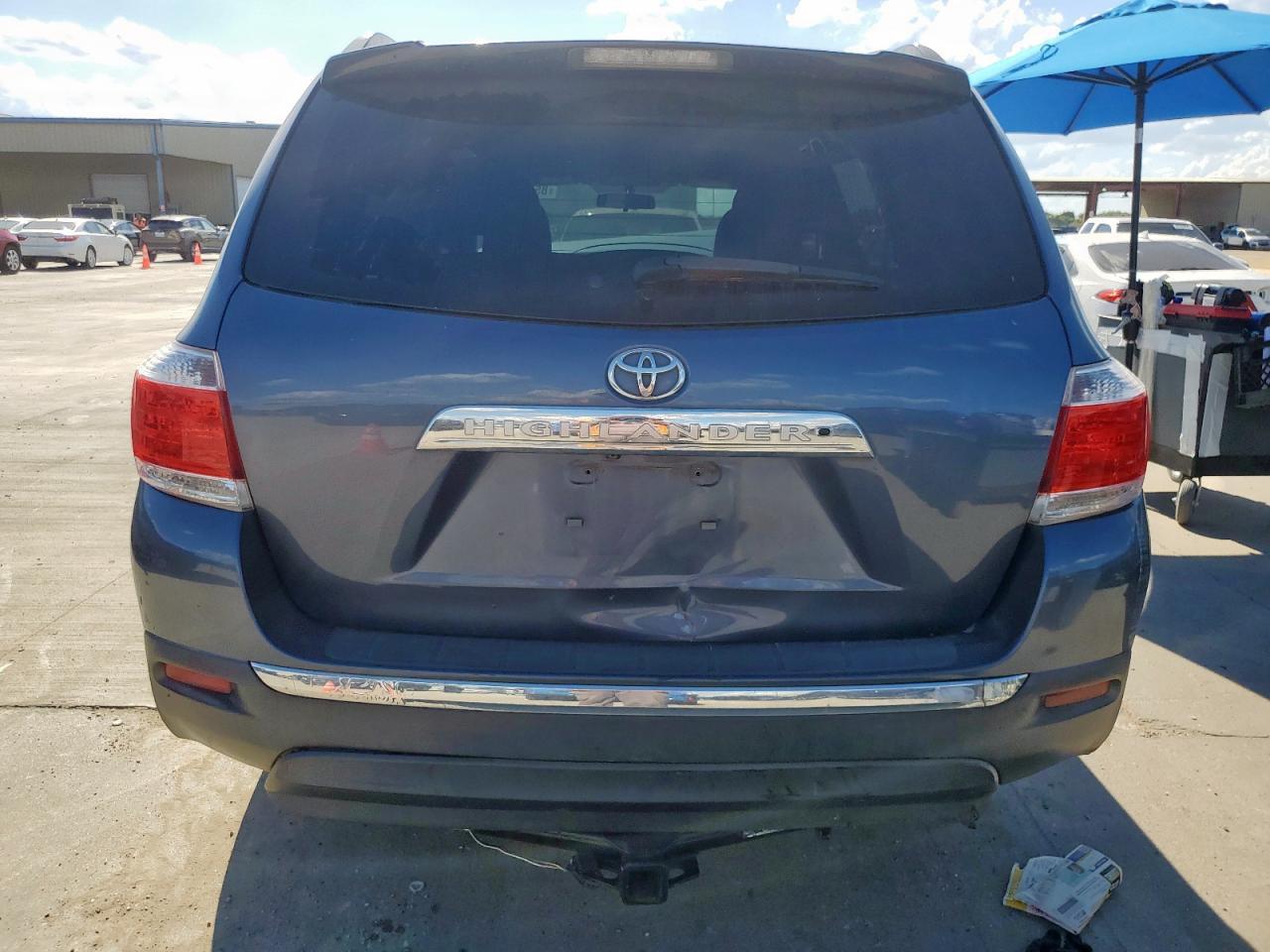 2013 TOYOTA HIGHLANDER