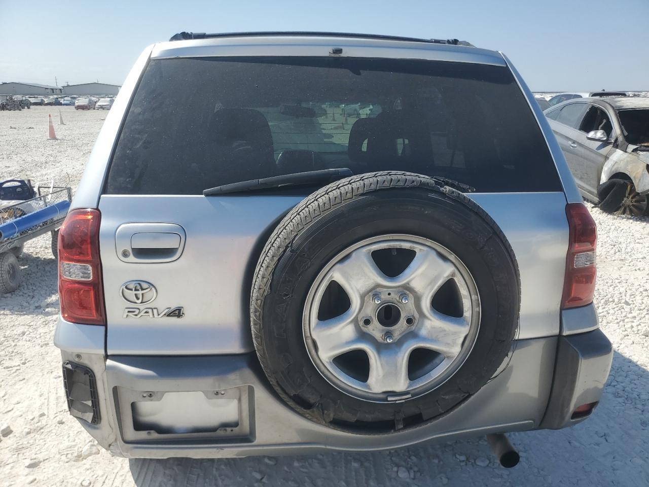 2004 TOYOTA RAV4