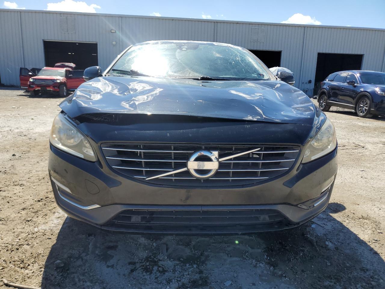 2015 VOLVO S60