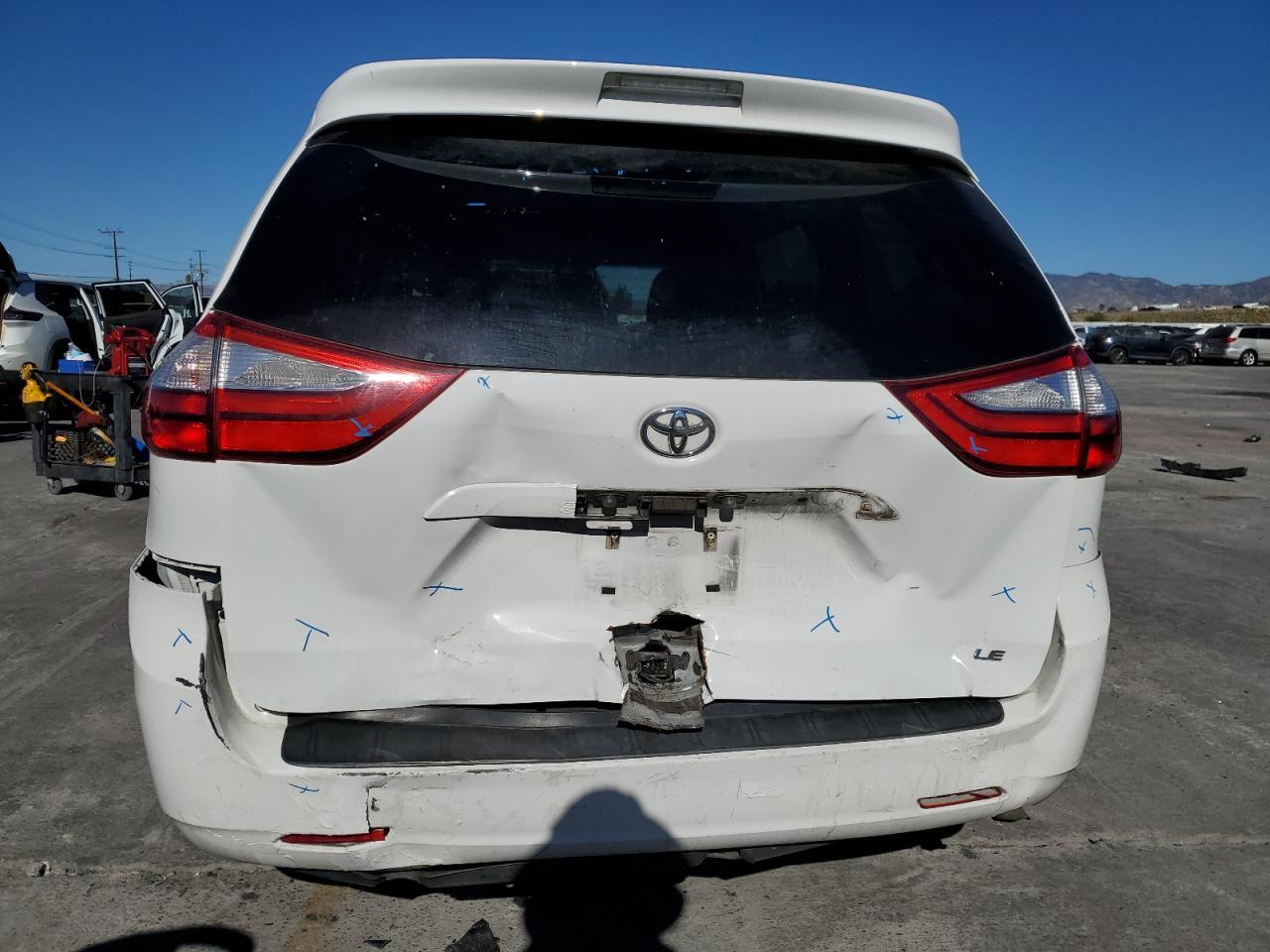 2017 TOYOTA SIENNA