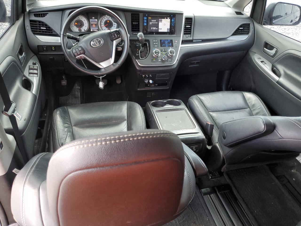 2017 TOYOTA SIENNA
