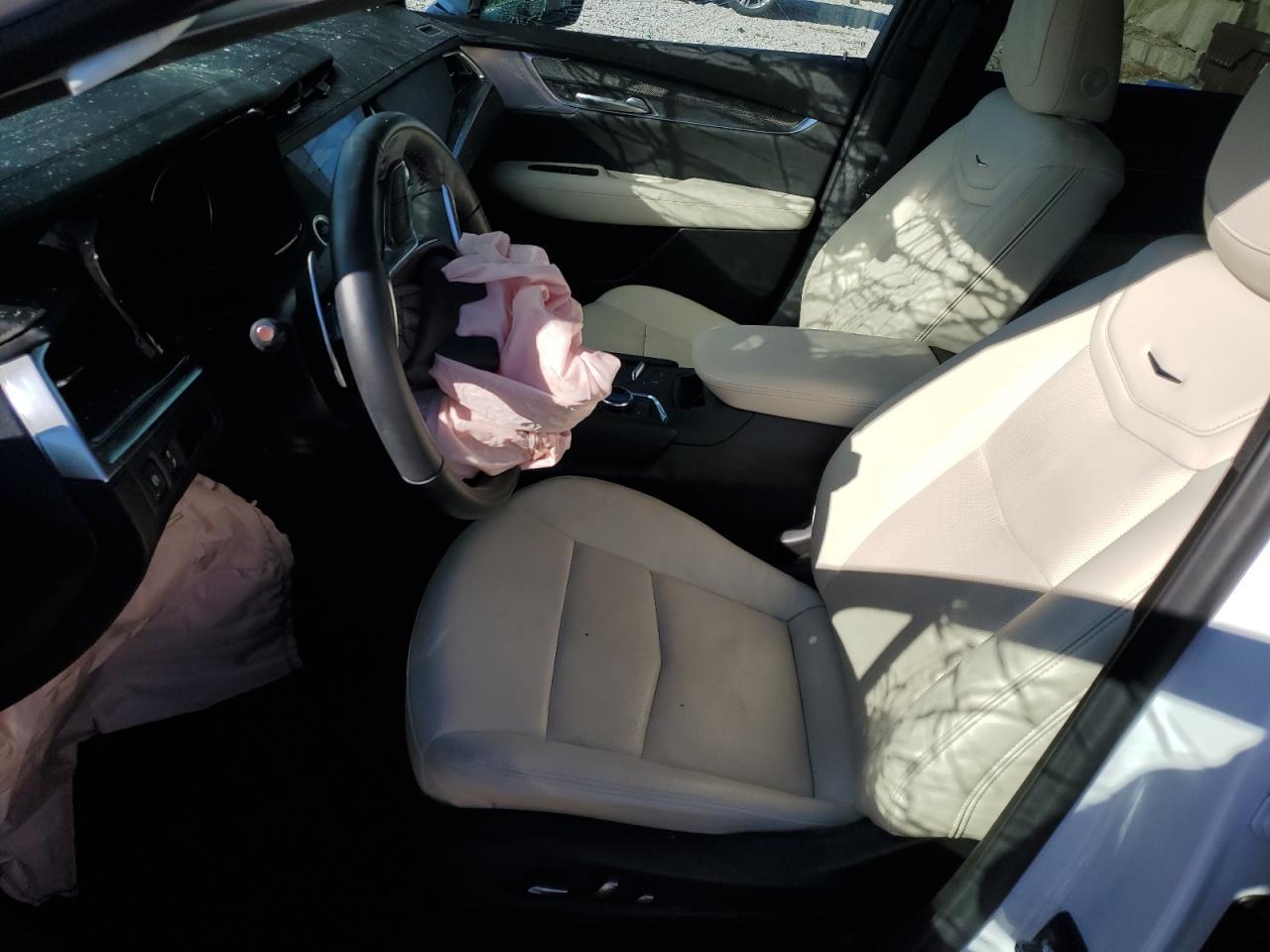2024 CADILLAC XT5