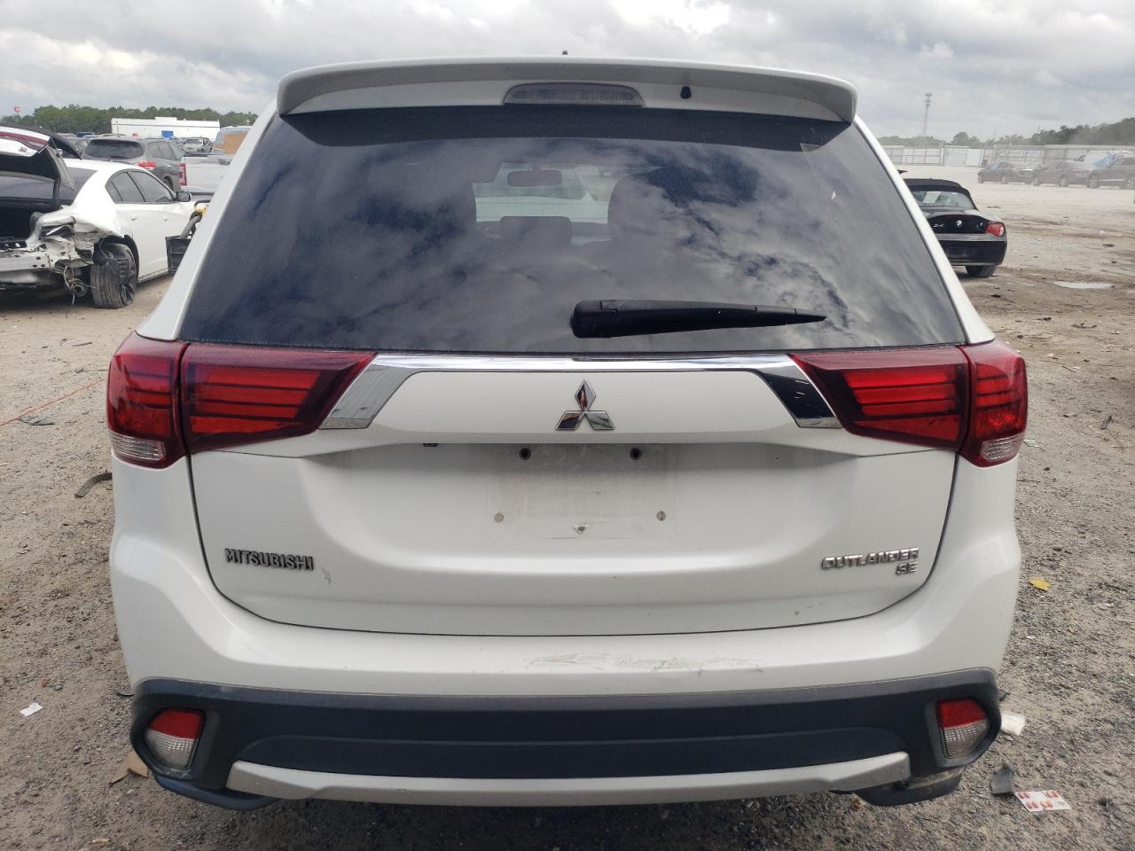 2016 MITSUBISHI outlander