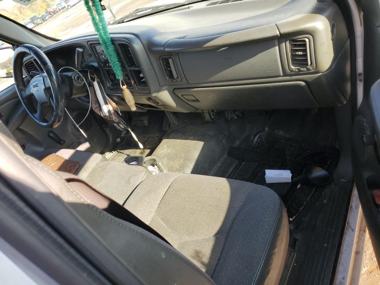 2005 GMC Sierra