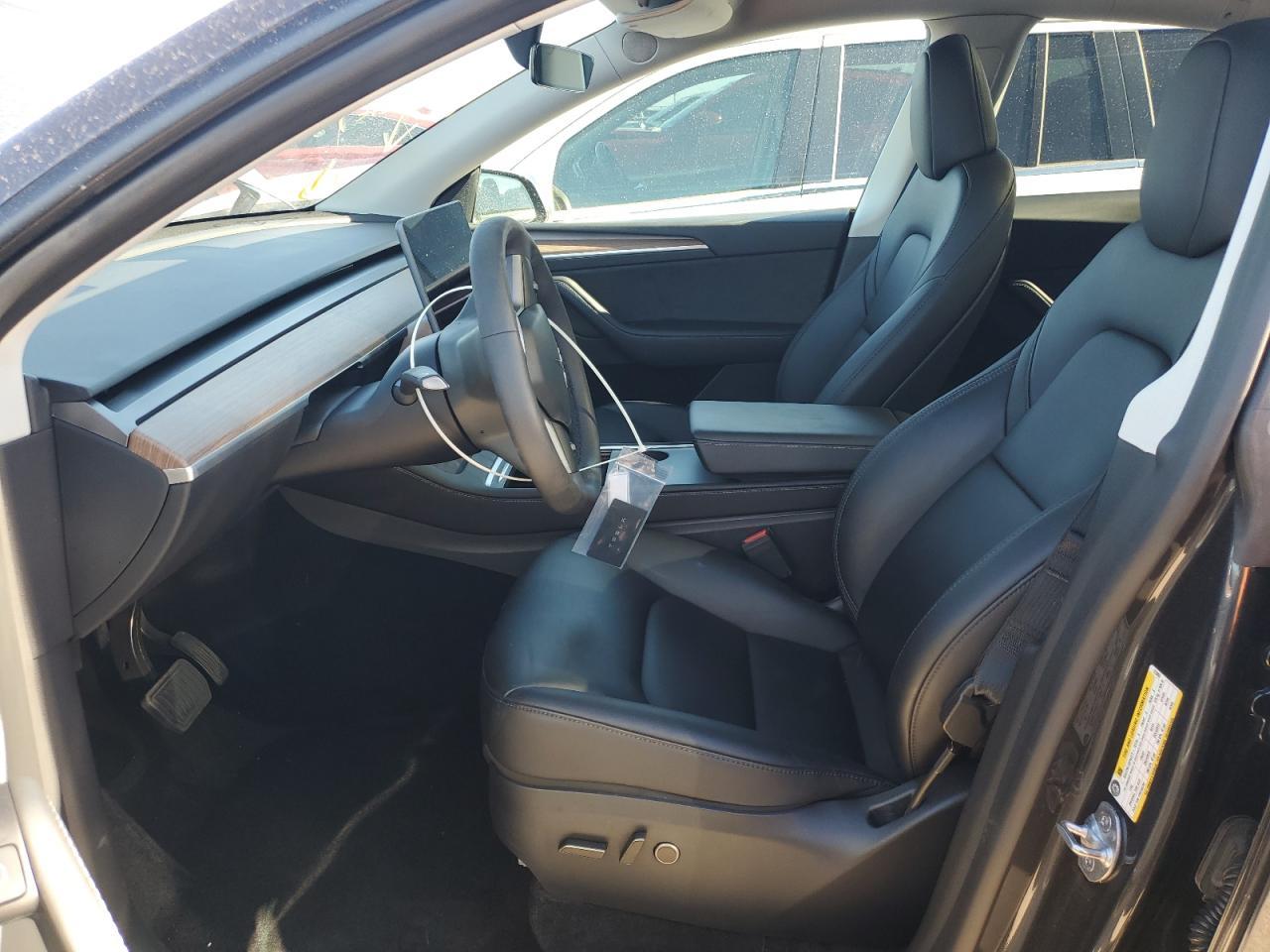 2025 TESLA MODEL Y