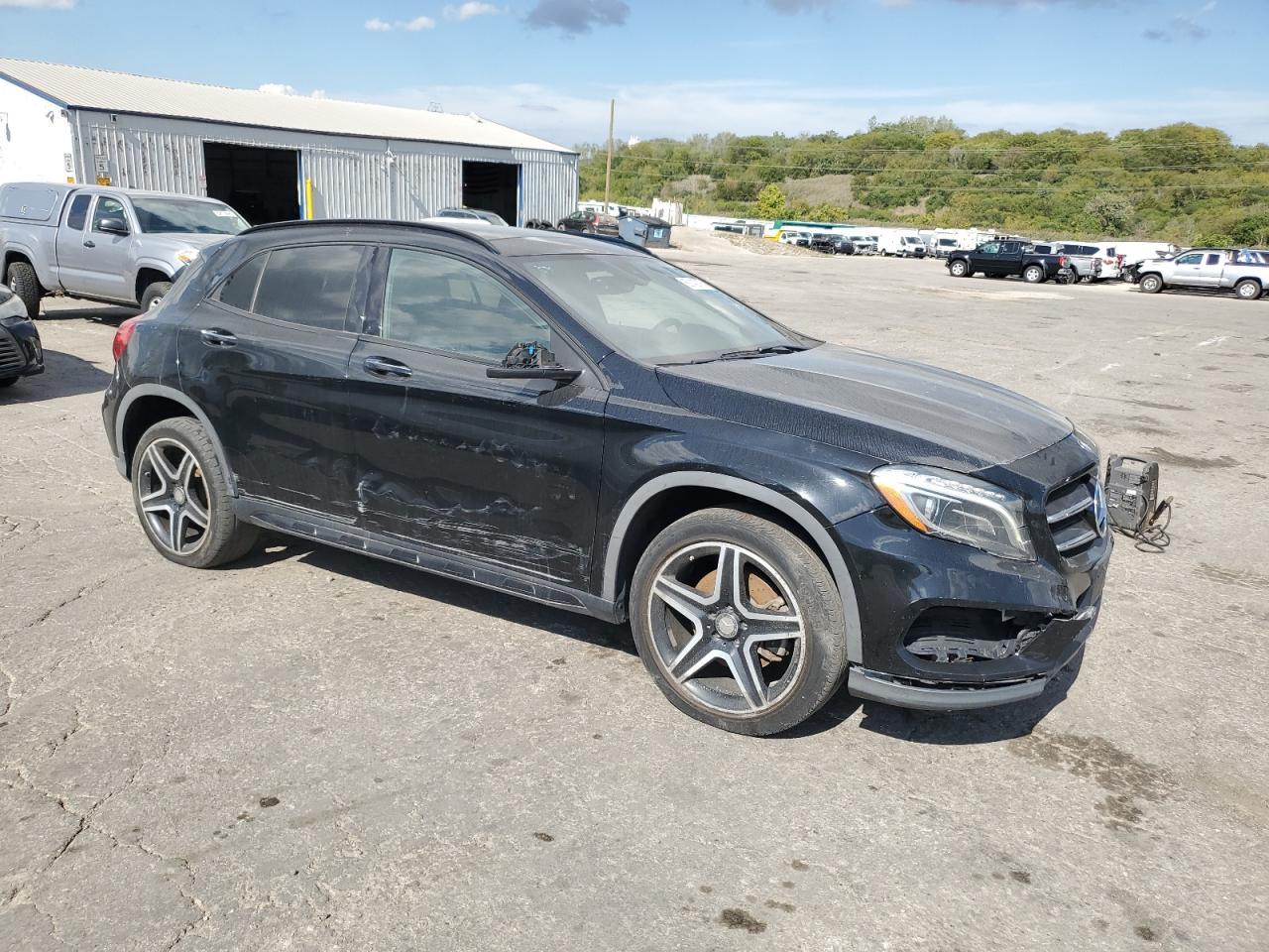 2016 MERCEDES-BENZ GLA-Class