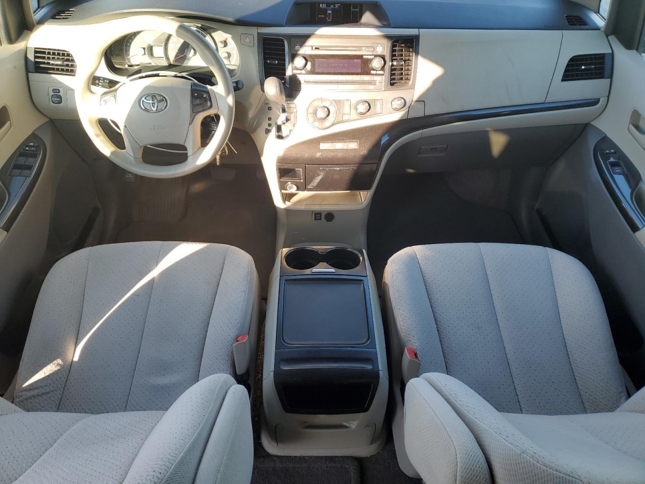 2012 TOYOTA SIENNA