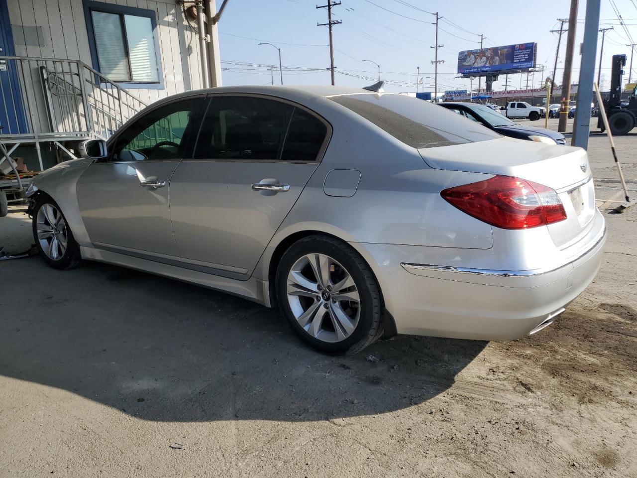 2013 HYUNDAI GENESIS