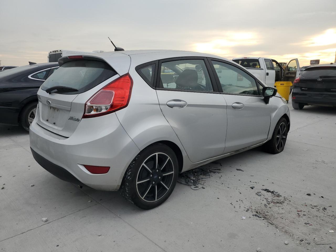 2015 FORD Fiesta