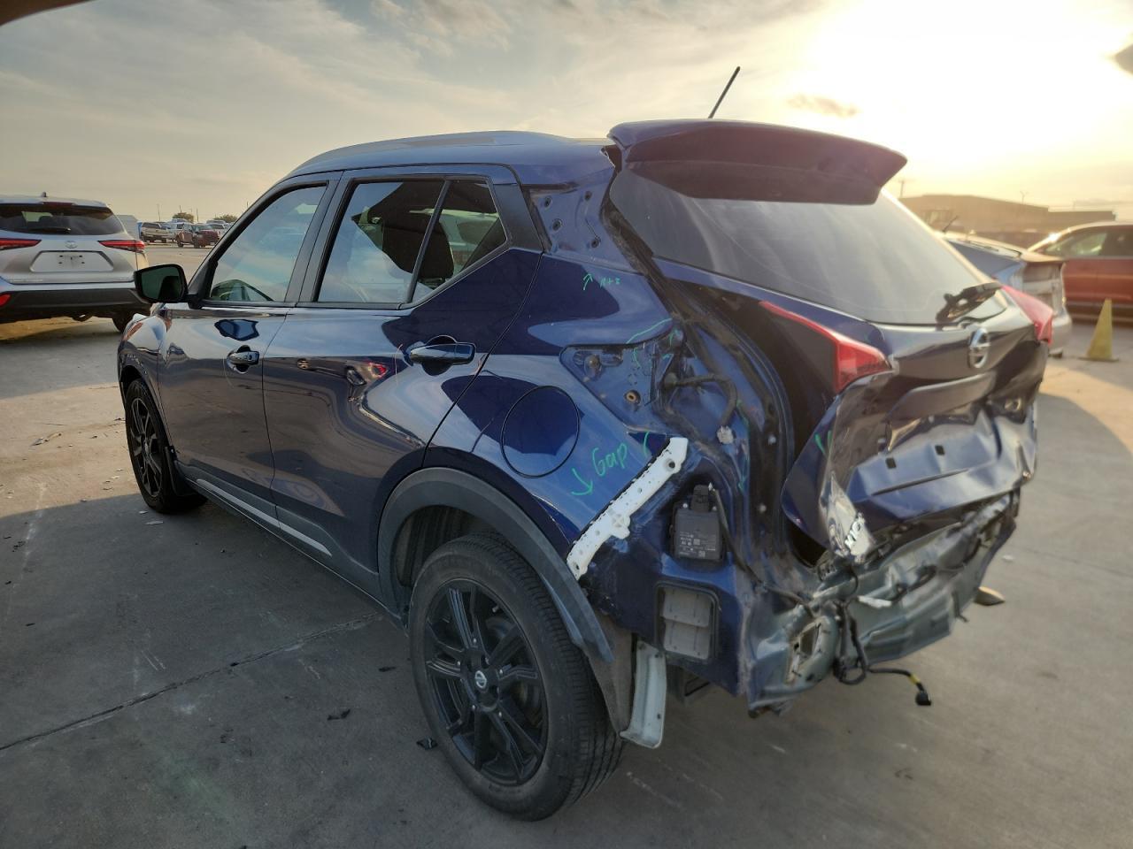 2020 NISSAN KICKS