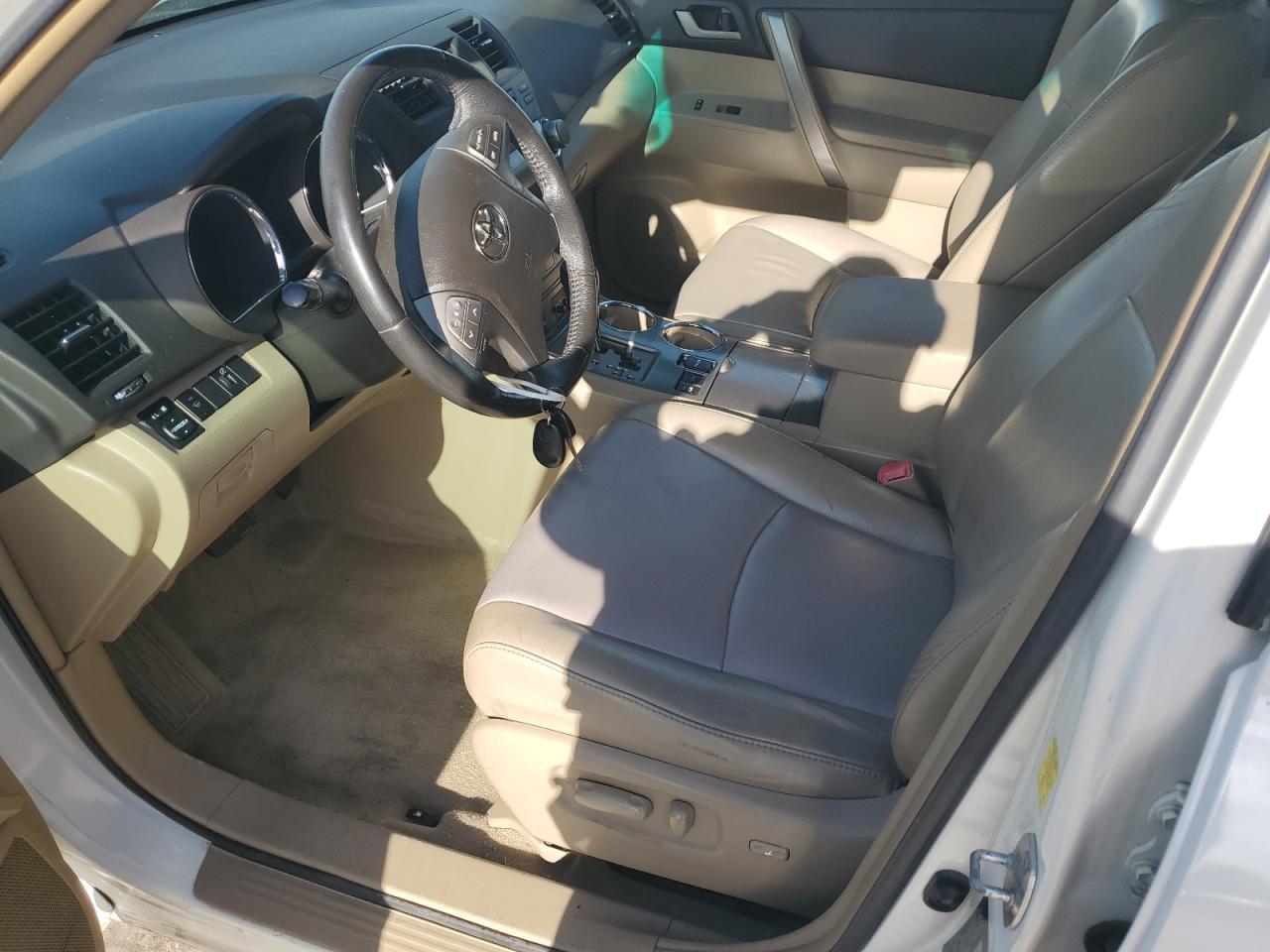 2010 TOYOTA HIGHLANDER