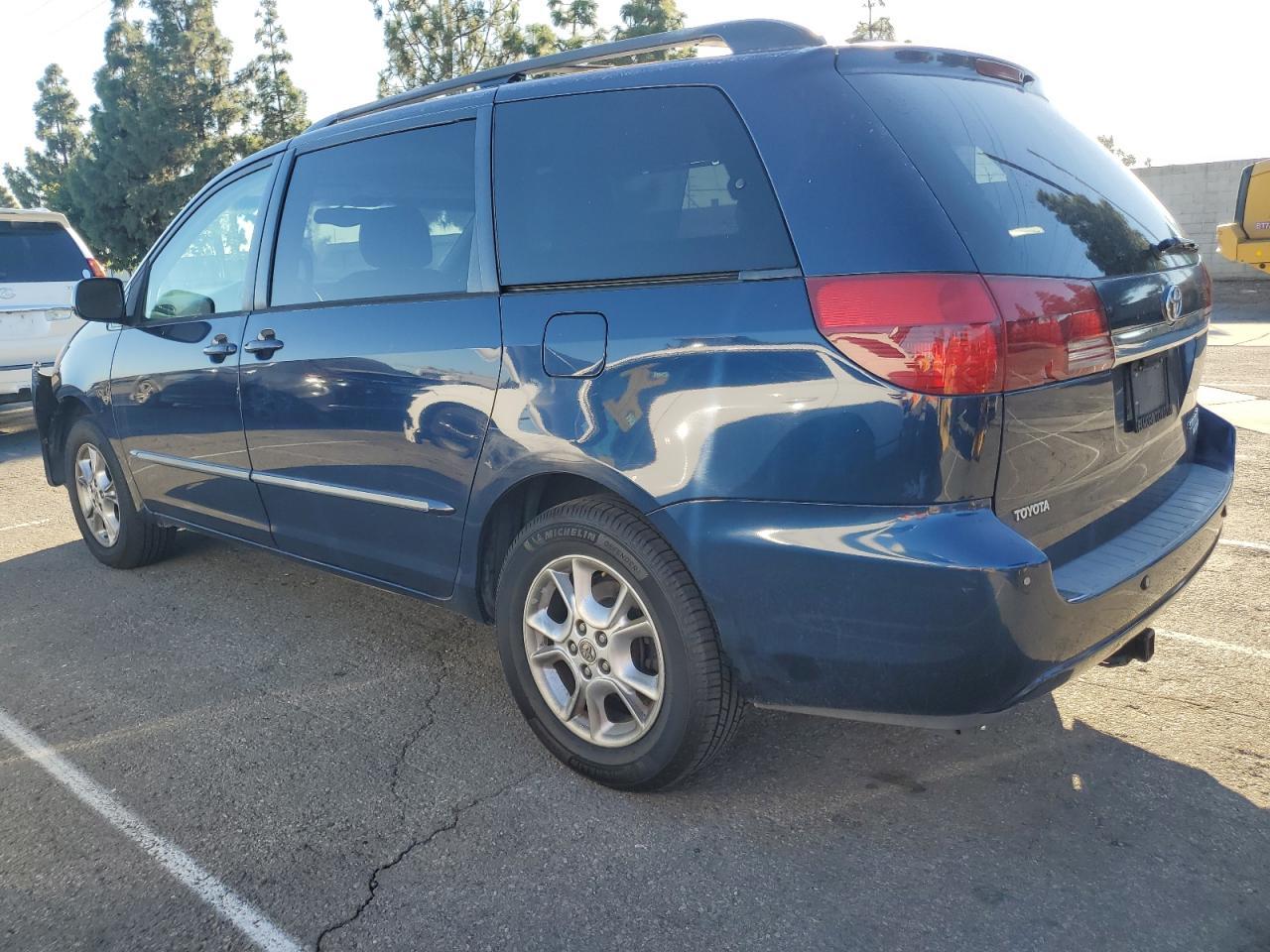 2005 TOYOTA SIENNA