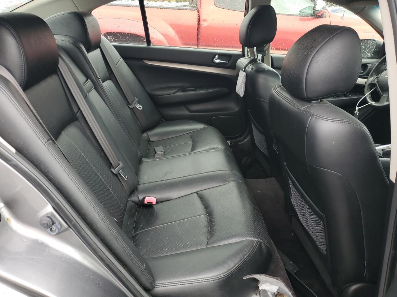 2012 INFINITI G37