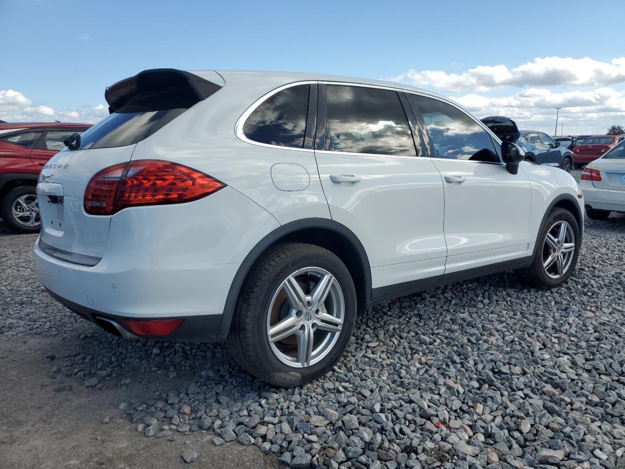2014 PORSCHE CAYENNE