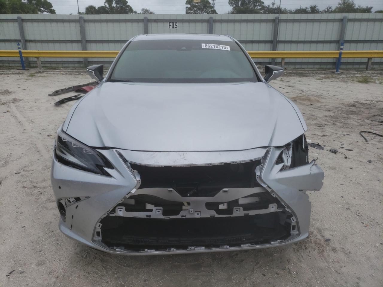 2024 LEXUS Es