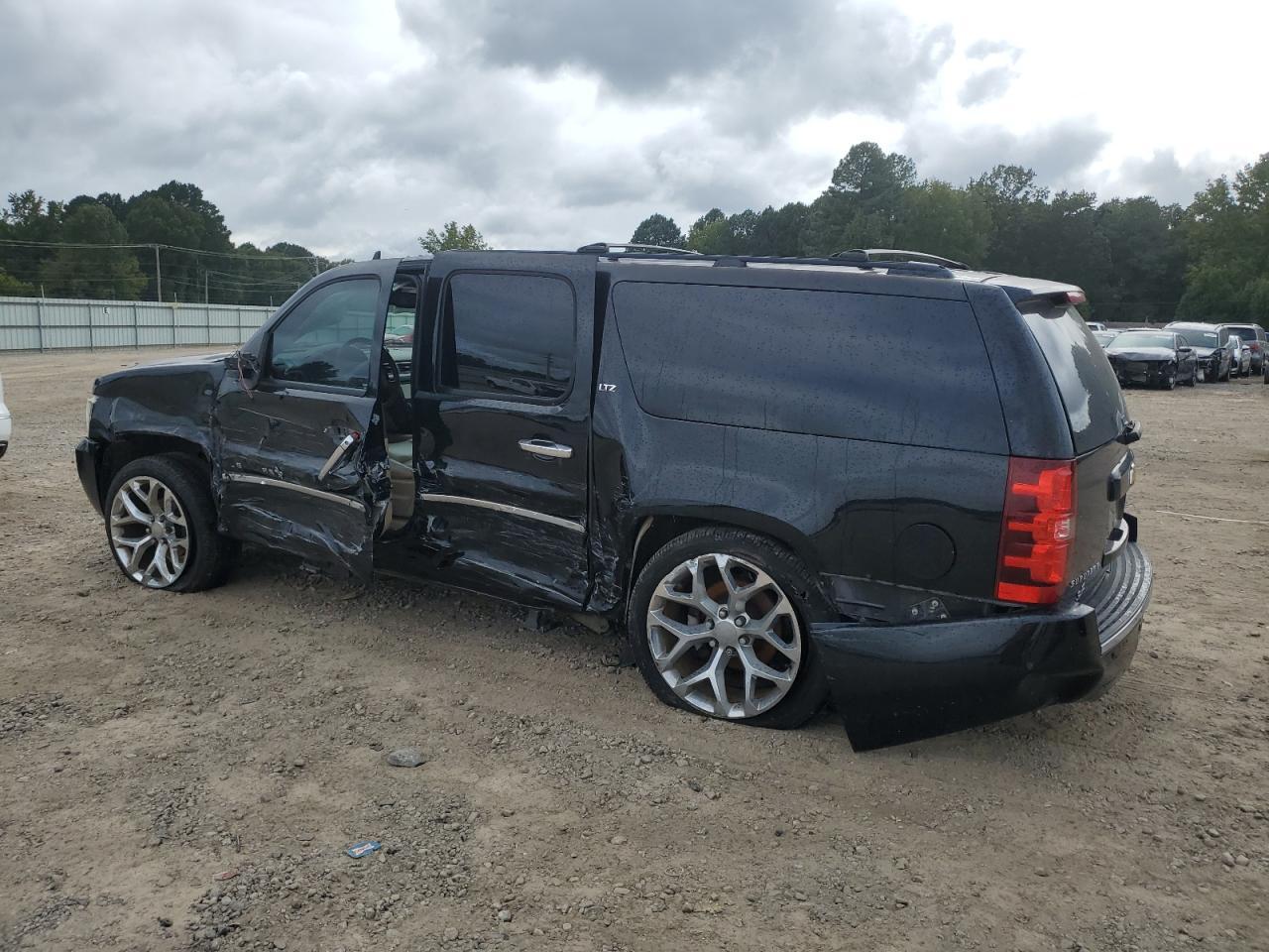 2014 CHEVROLET Suburban