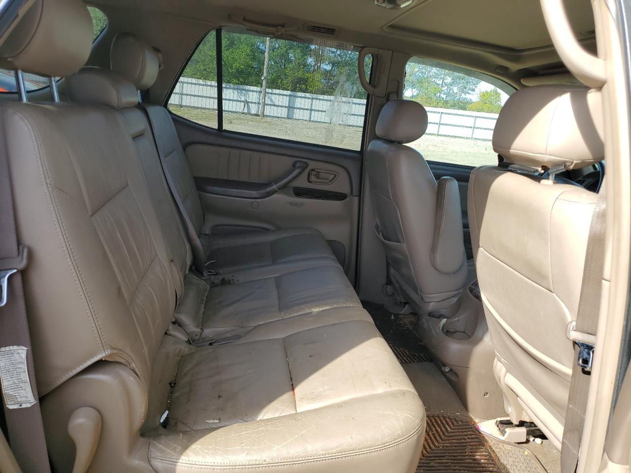2002 TOYOTA Sequoia
